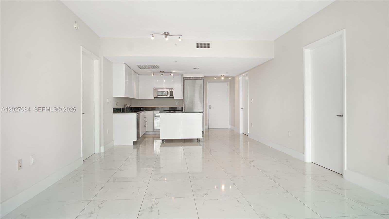 3+1 Condo — 92 3rd St #1803, Miami, FL 33130