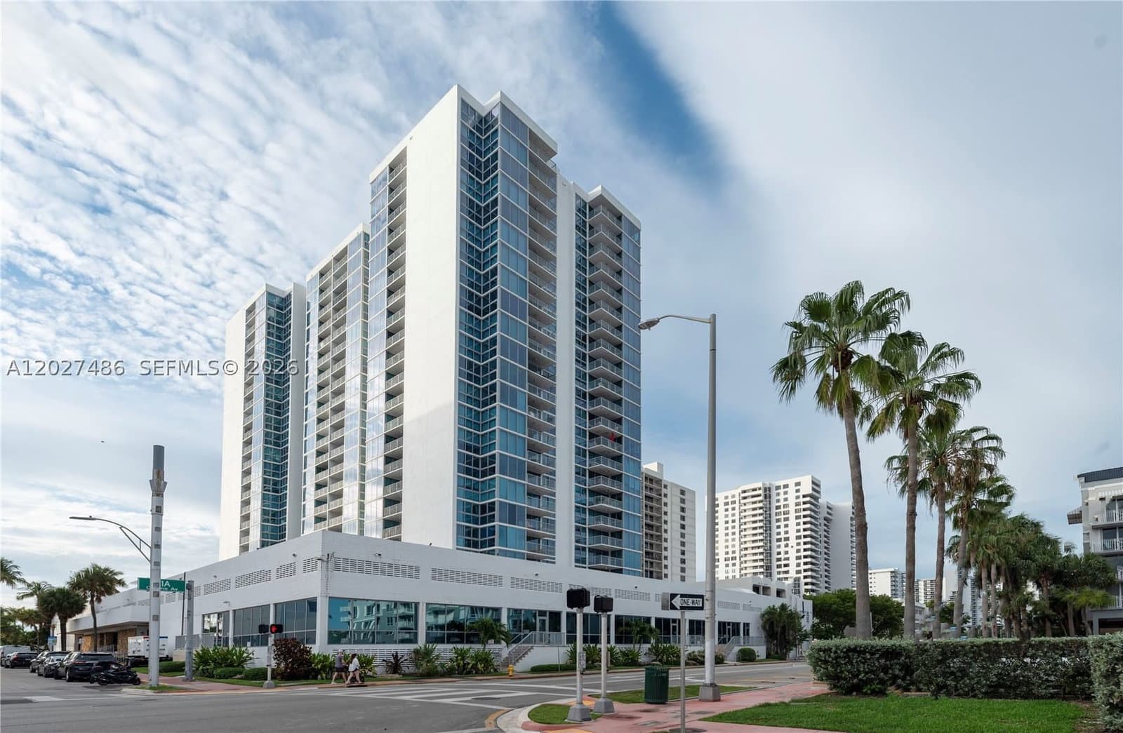 1-bedroom Condo — 2655 Collins Ave #603, Miami Beach, FL 33140