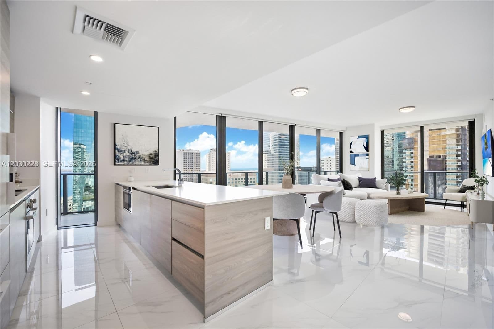 3-bedroom Condo — 1300 Miami Ave #1705, Miami, FL 33130