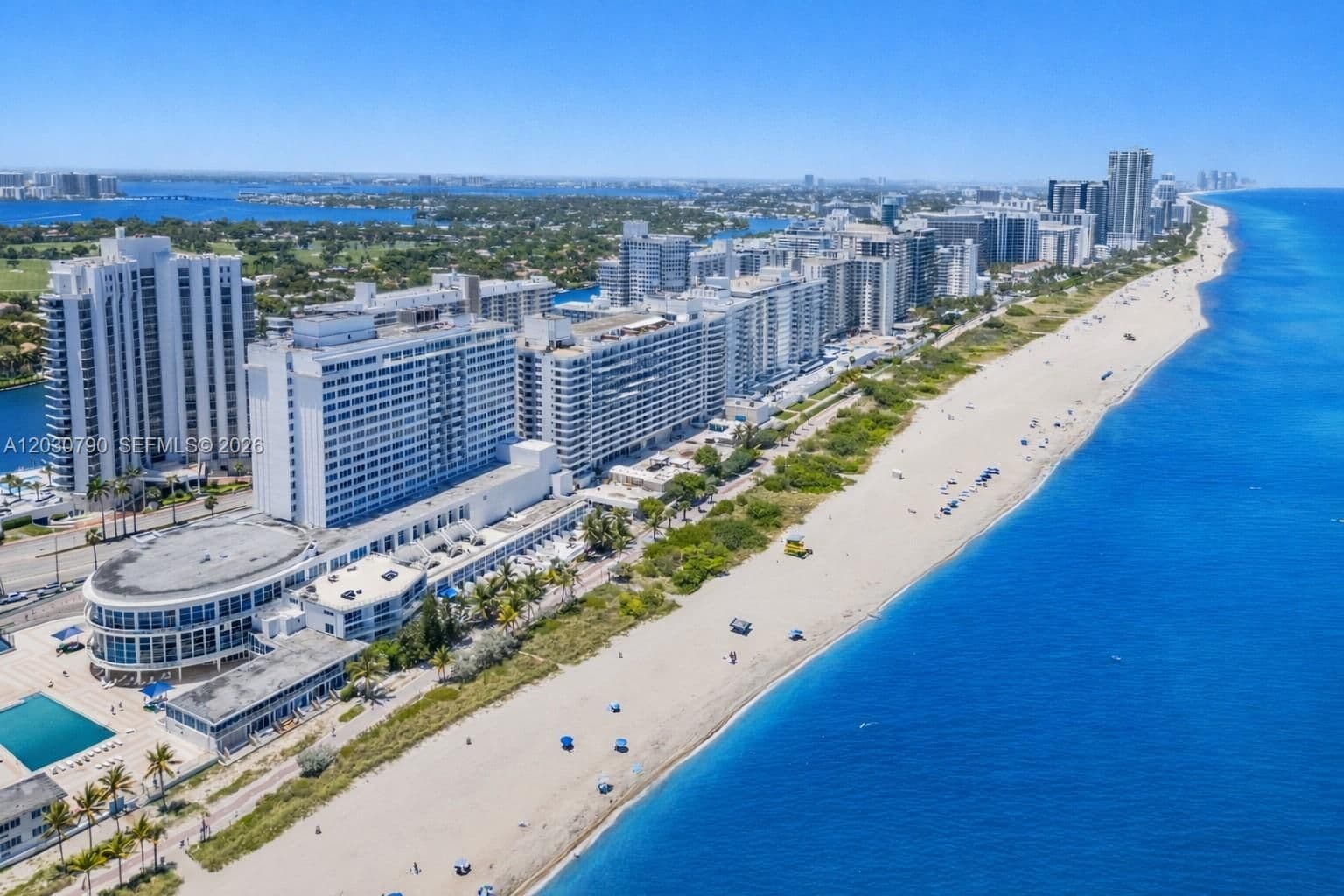 Condo — 5445 Collins Ave #1506, Miami Beach, FL 33140
