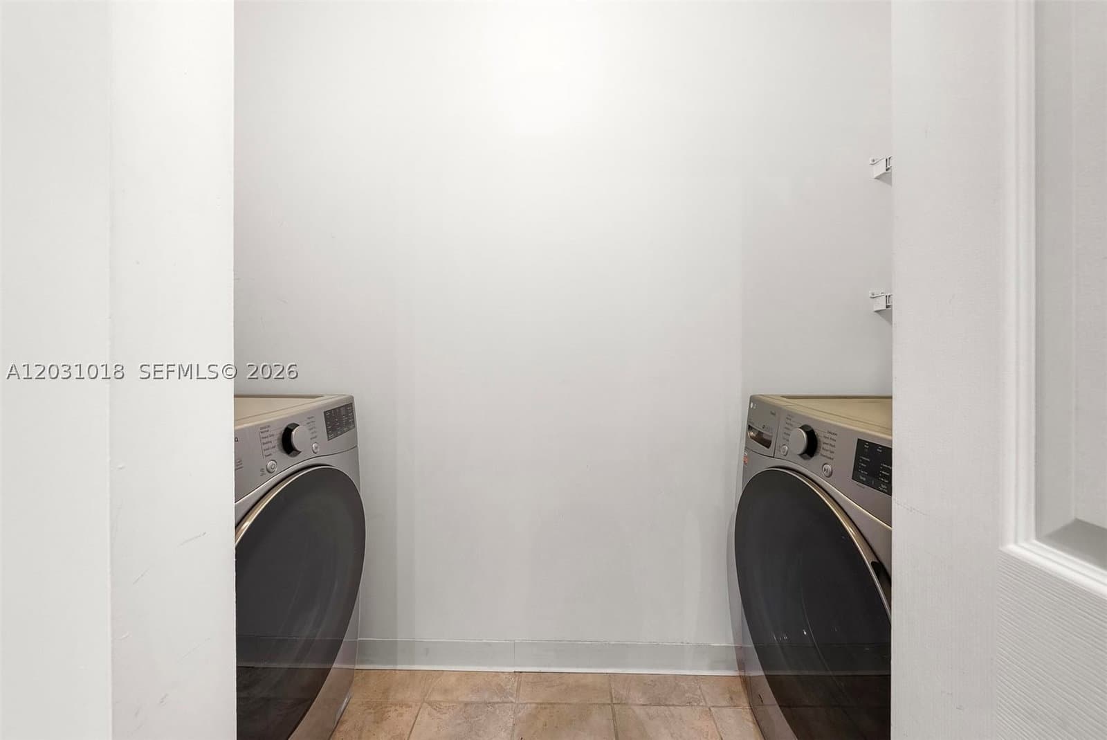 2+1 Condo — 2000 Bayshore Dr #420, Miami, FL 33137