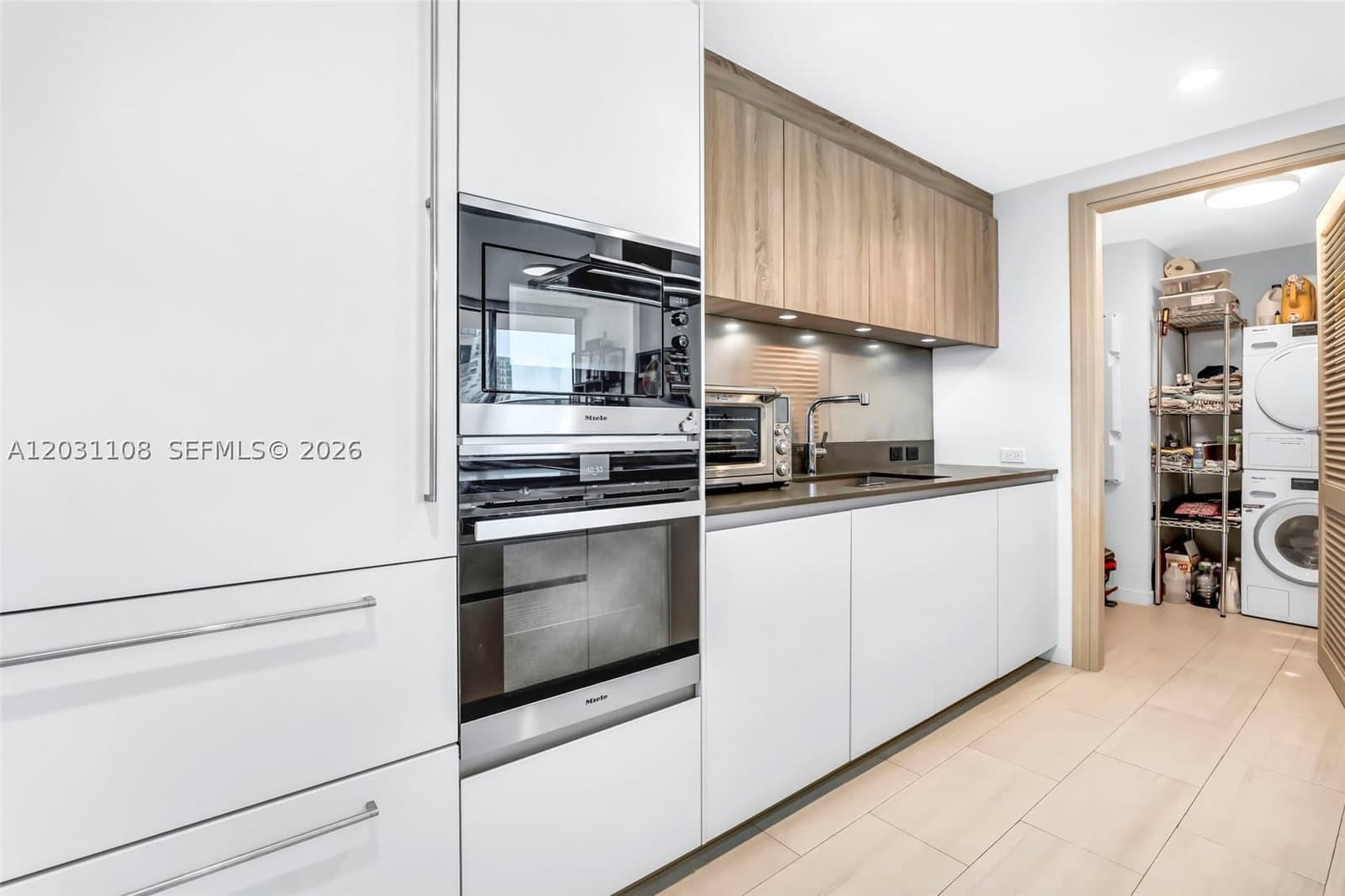2+1 Condo — 1000 Brickell Plz #4609, Miami, FL 33131