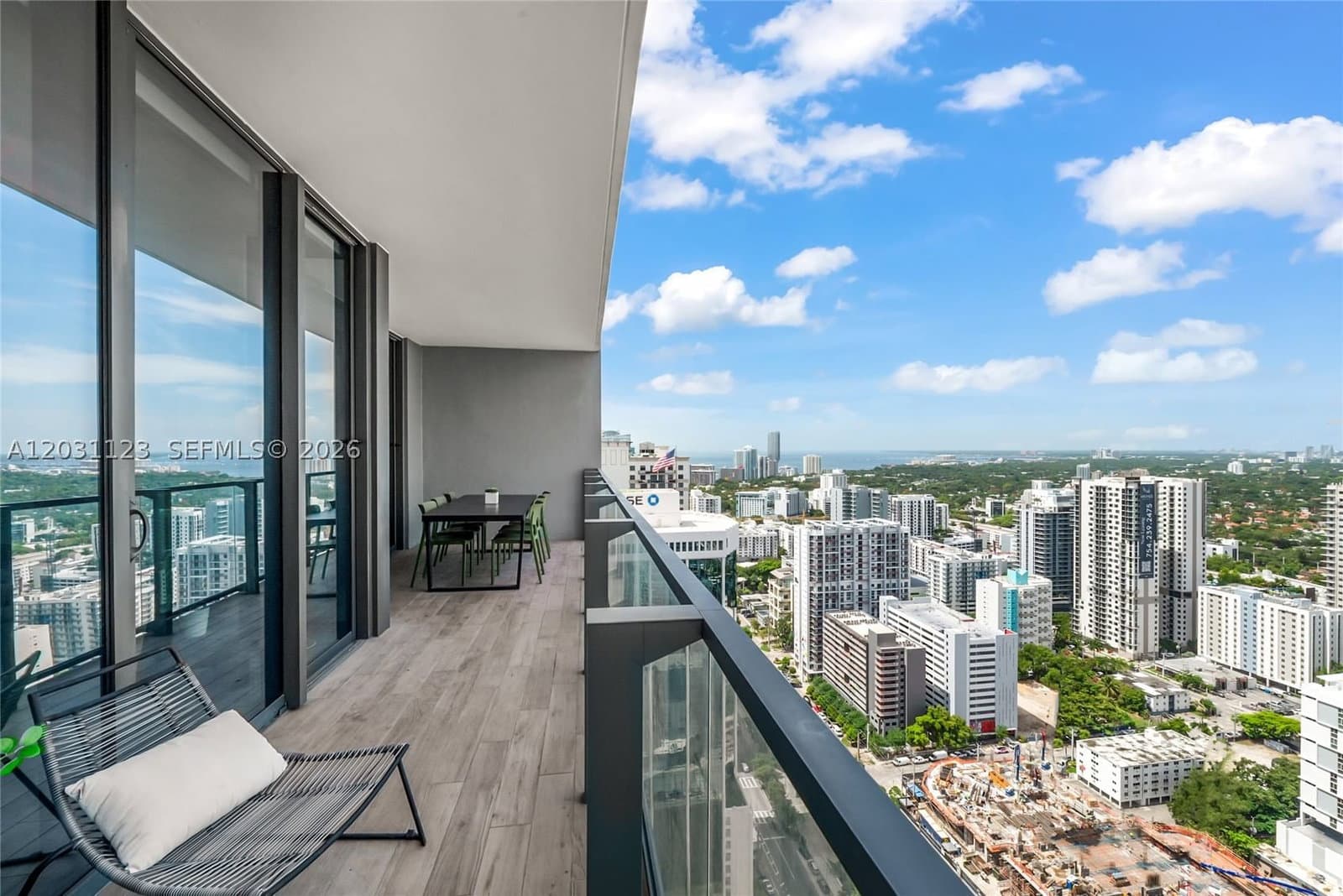 1+1 Condo — 88 7th St #3208, Miami, FL 33130
