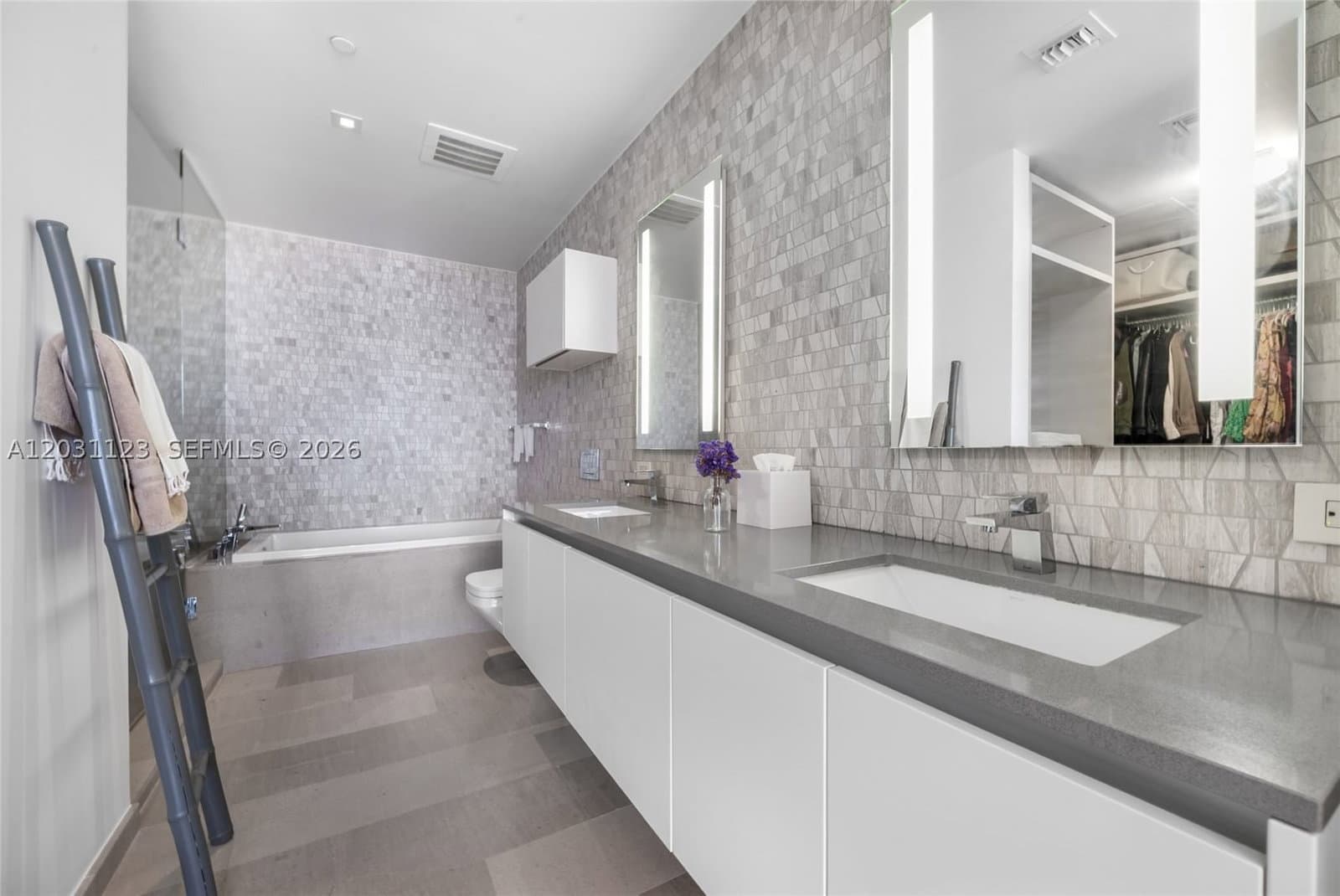 1+1 Condo — 88 7th St #3208, Miami, FL 33130