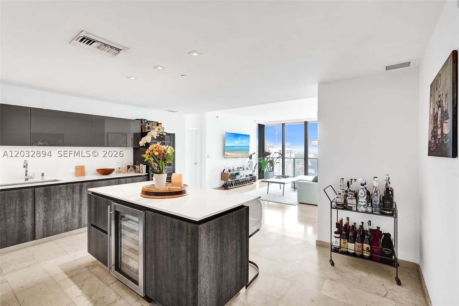 2+1 Condo — 88 7th St #2210, Miami, FL 33130
