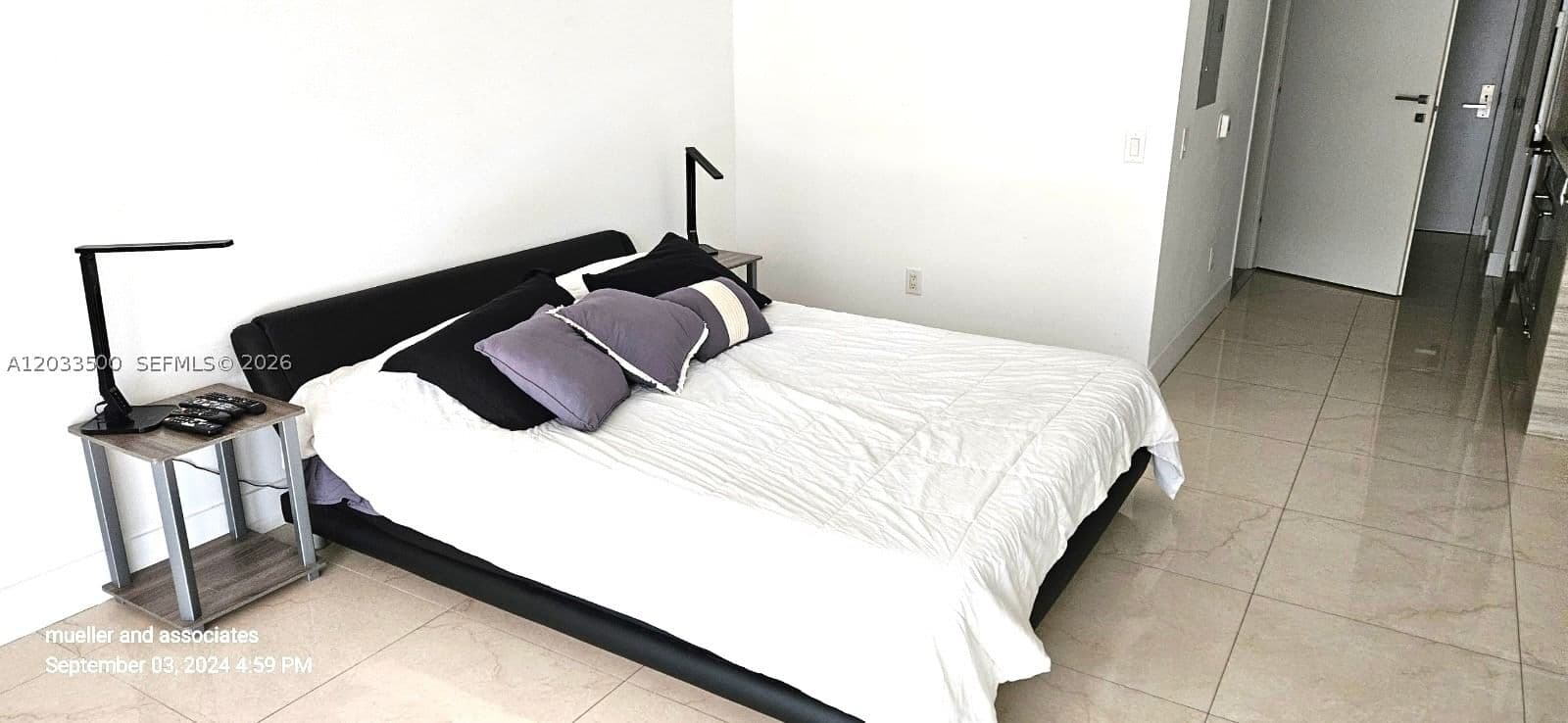 Condo — 1300 Brickell Bay Dr #2112, Miami, FL 33131