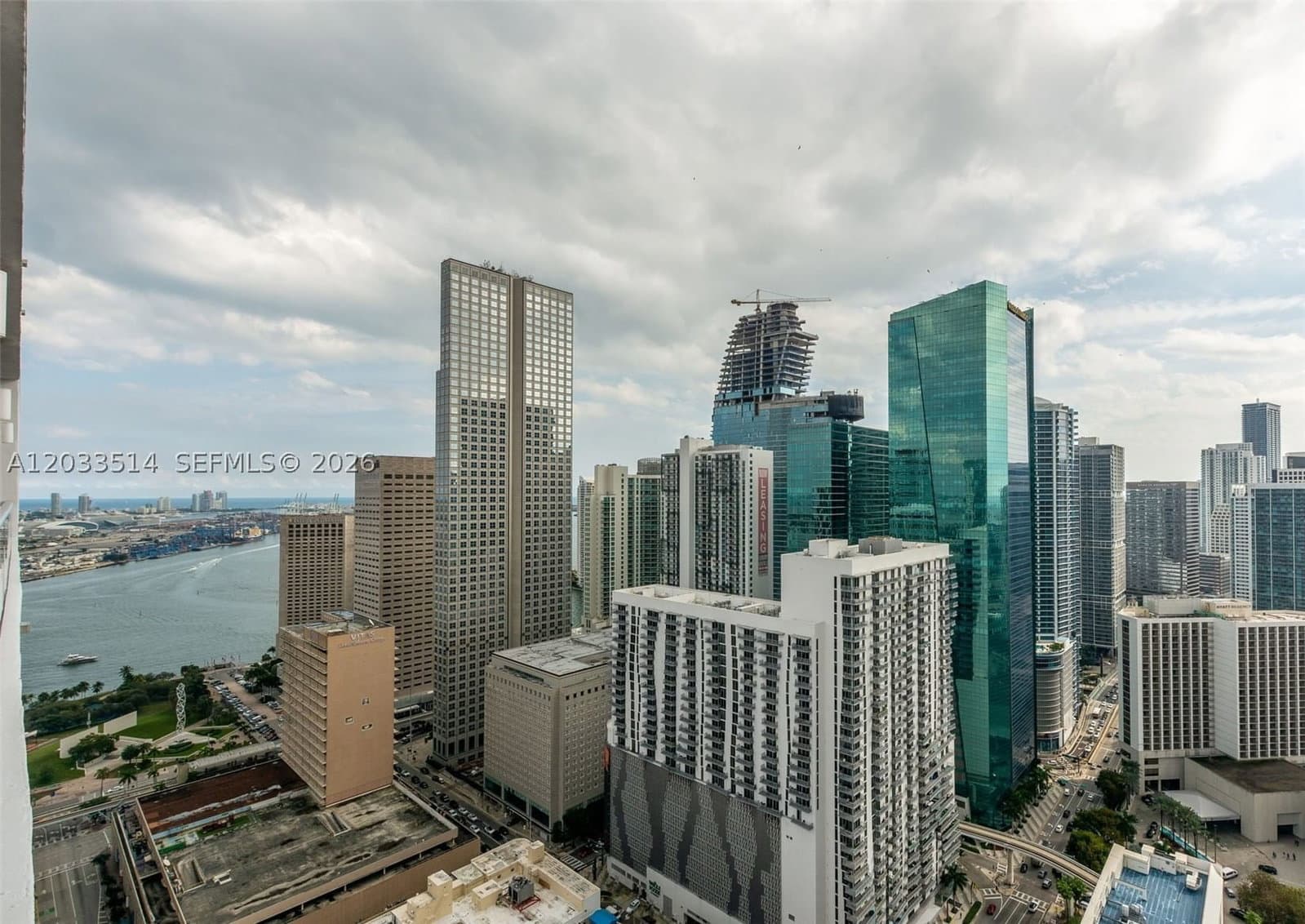1+1 Condo — 151 1st St #807, Miami, FL 33131