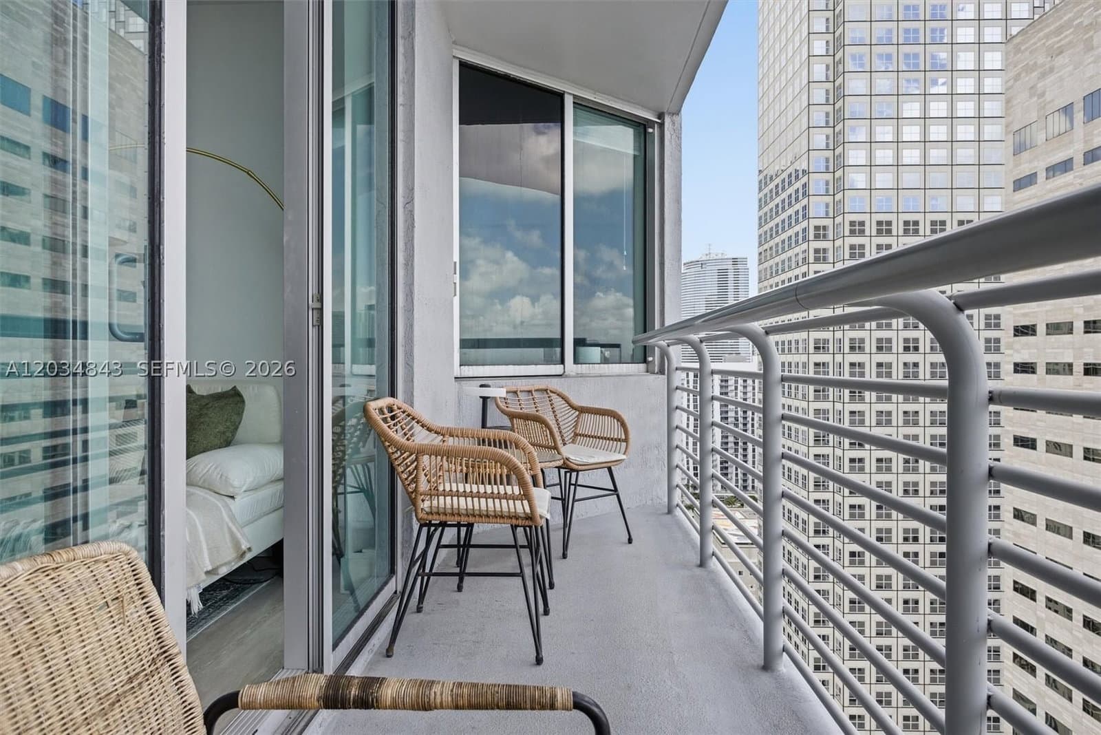 2-bedroom Condo — 325 Biscayne Blvd #4022, Miami, FL 33131