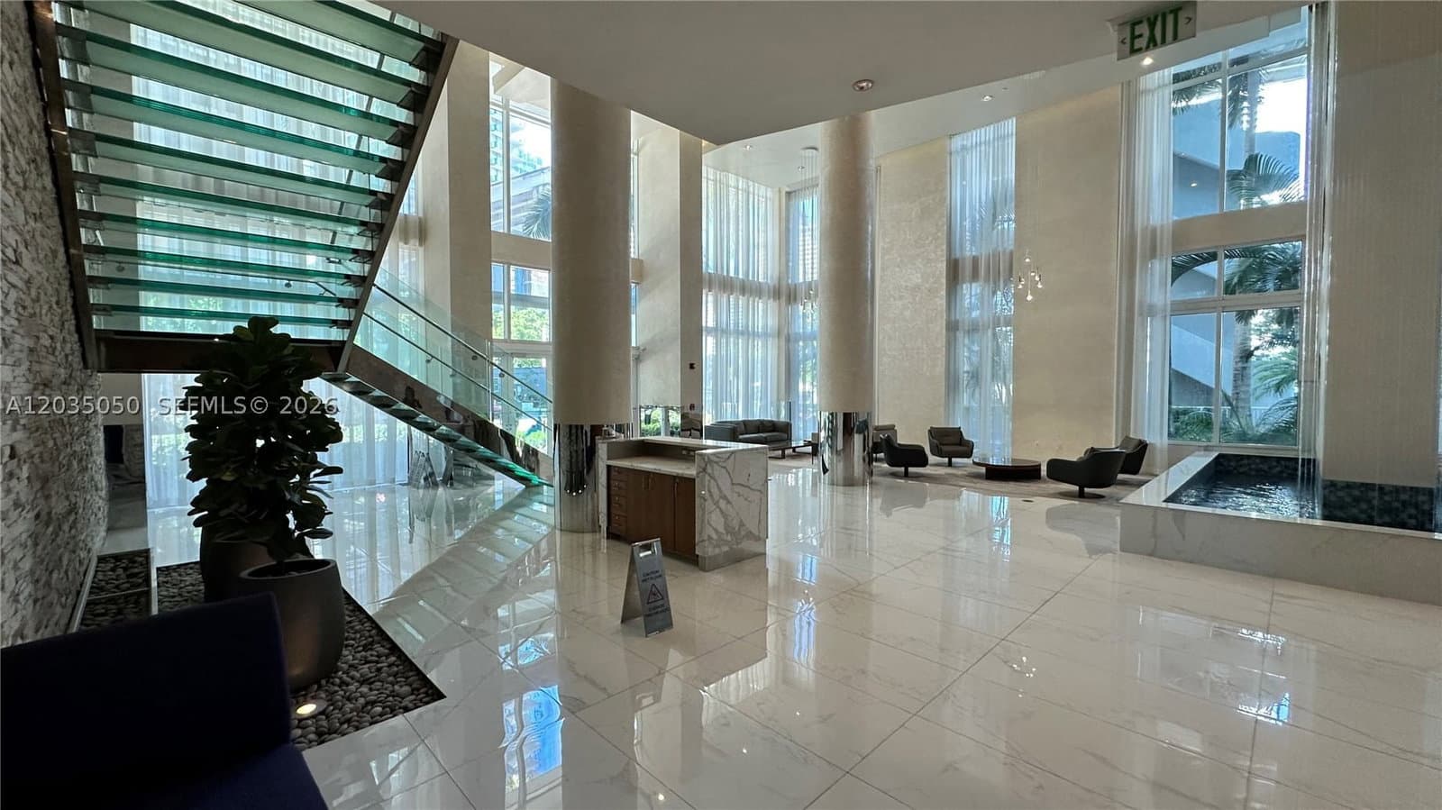 1-bedroom Condo — 41 5th St #1104, Miami, FL 33131