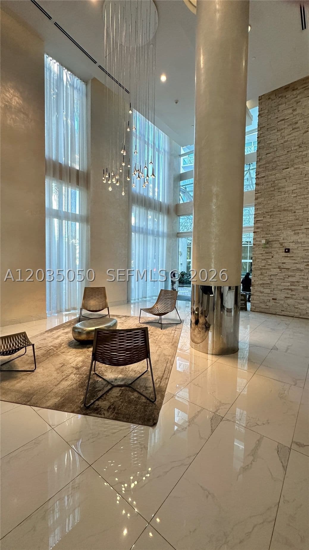 1-bedroom Condo — 41 5th St #1104, Miami, FL 33131
