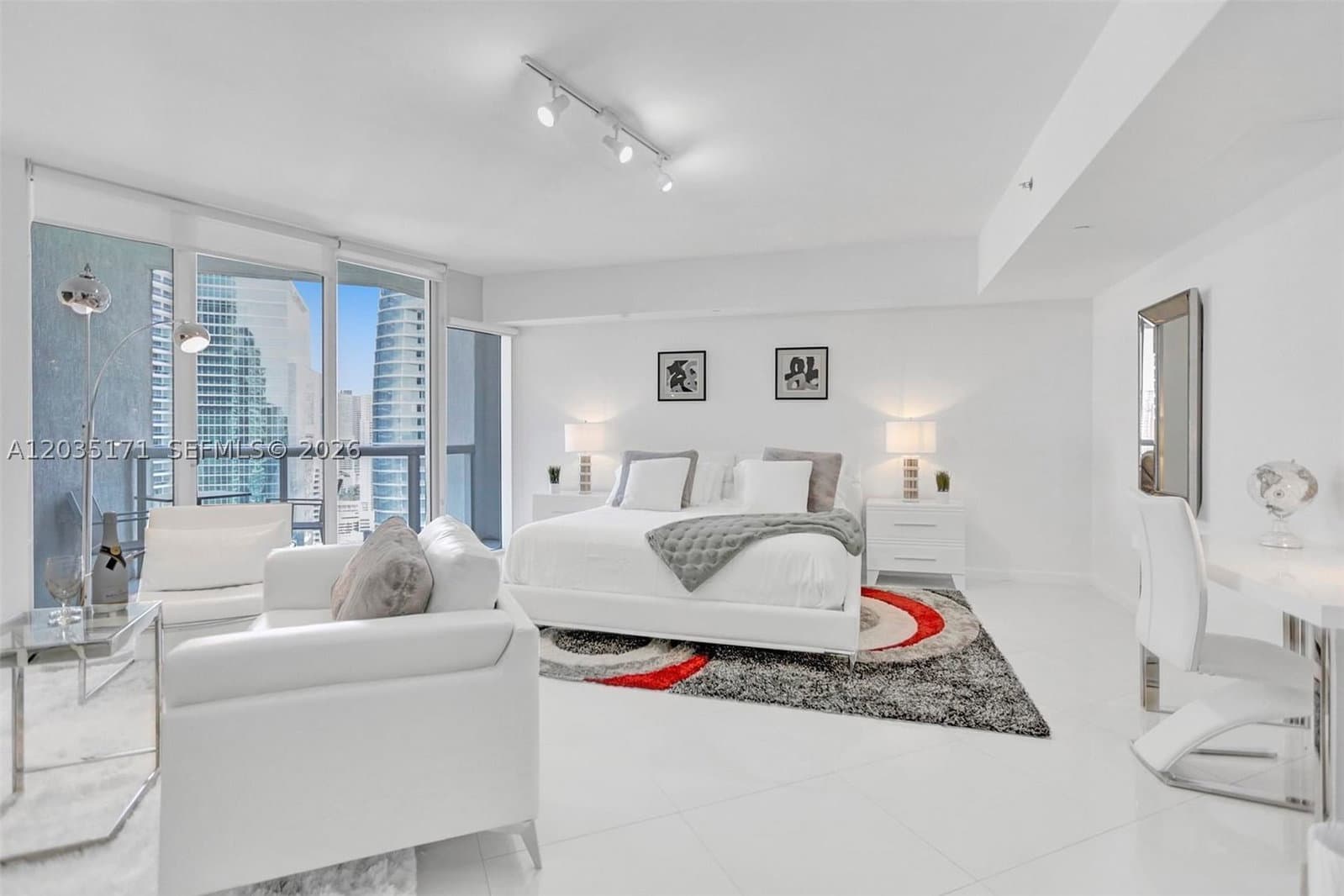 Condo — 475 Brickell Ave #3408, Miami, FL 33131