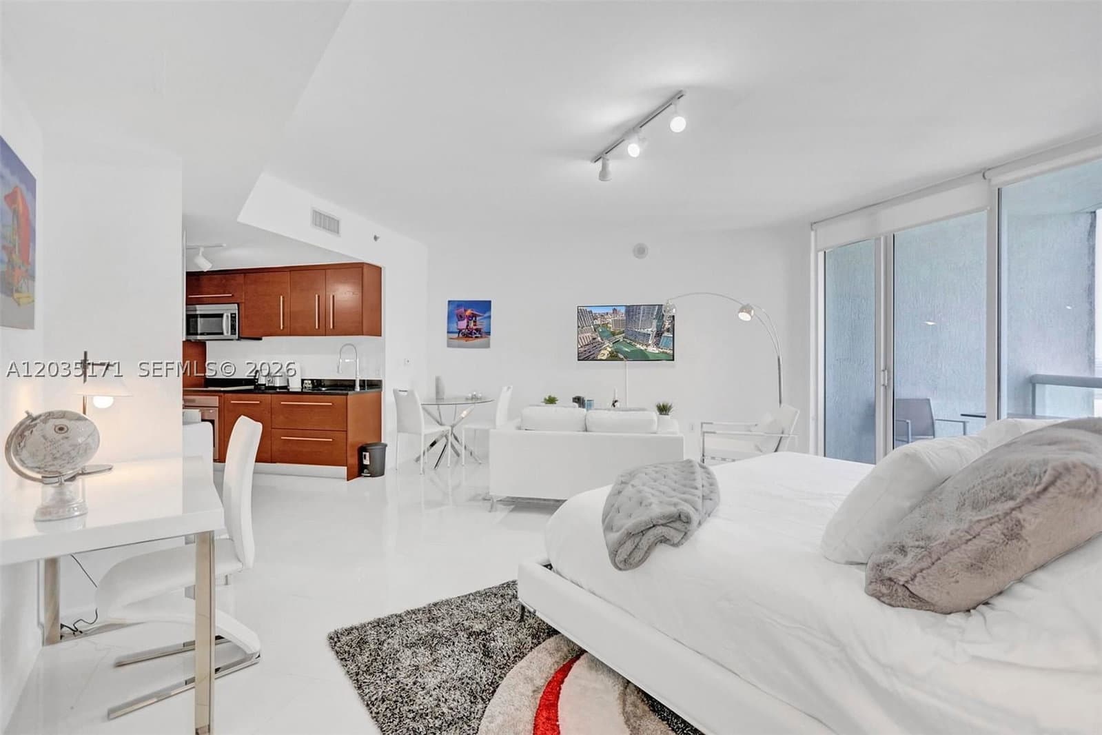 Condo — 475 Brickell Ave #3408, Miami, FL 33131