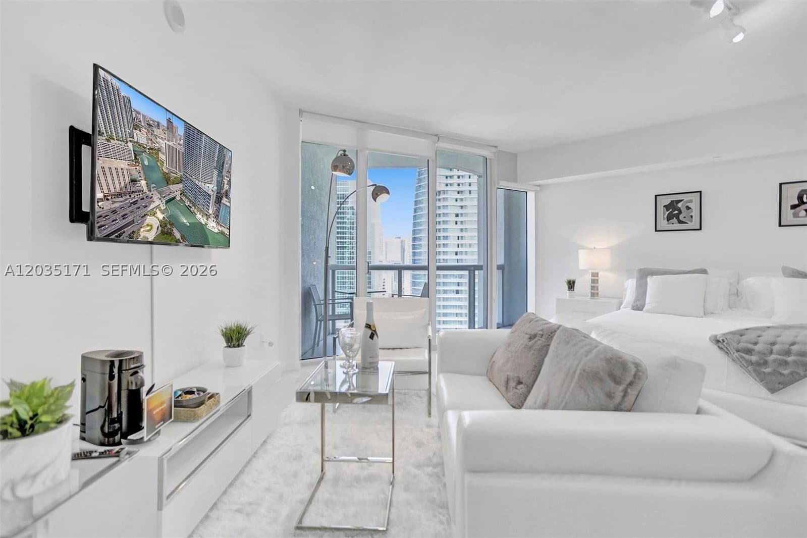 Condo — 475 Brickell Ave #3408, Miami, FL 33131