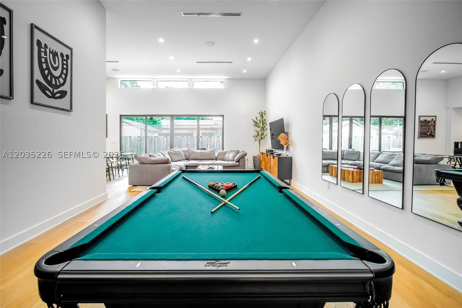 3+1 Müstakil ev — 243 42nd St, Miami, FL 33127