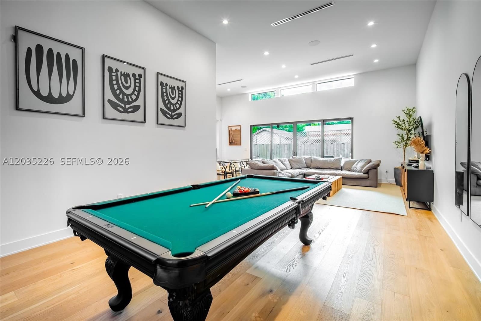 3+1 Müstakil ev — 243 42nd St, Miami, FL 33127