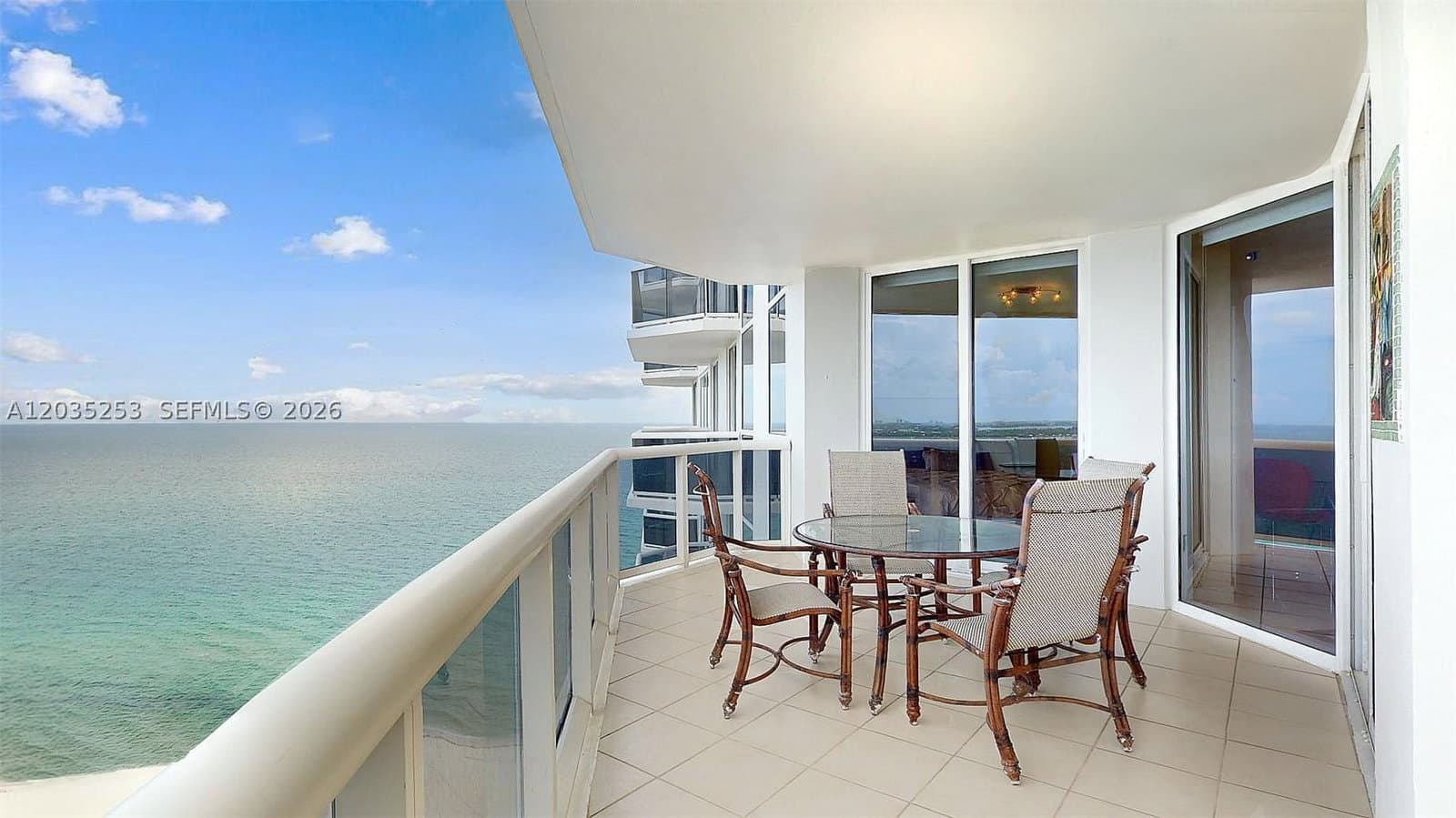 2-bedroom Condo — 4779 Collins Ave #2708, Miami Beach, FL 33140