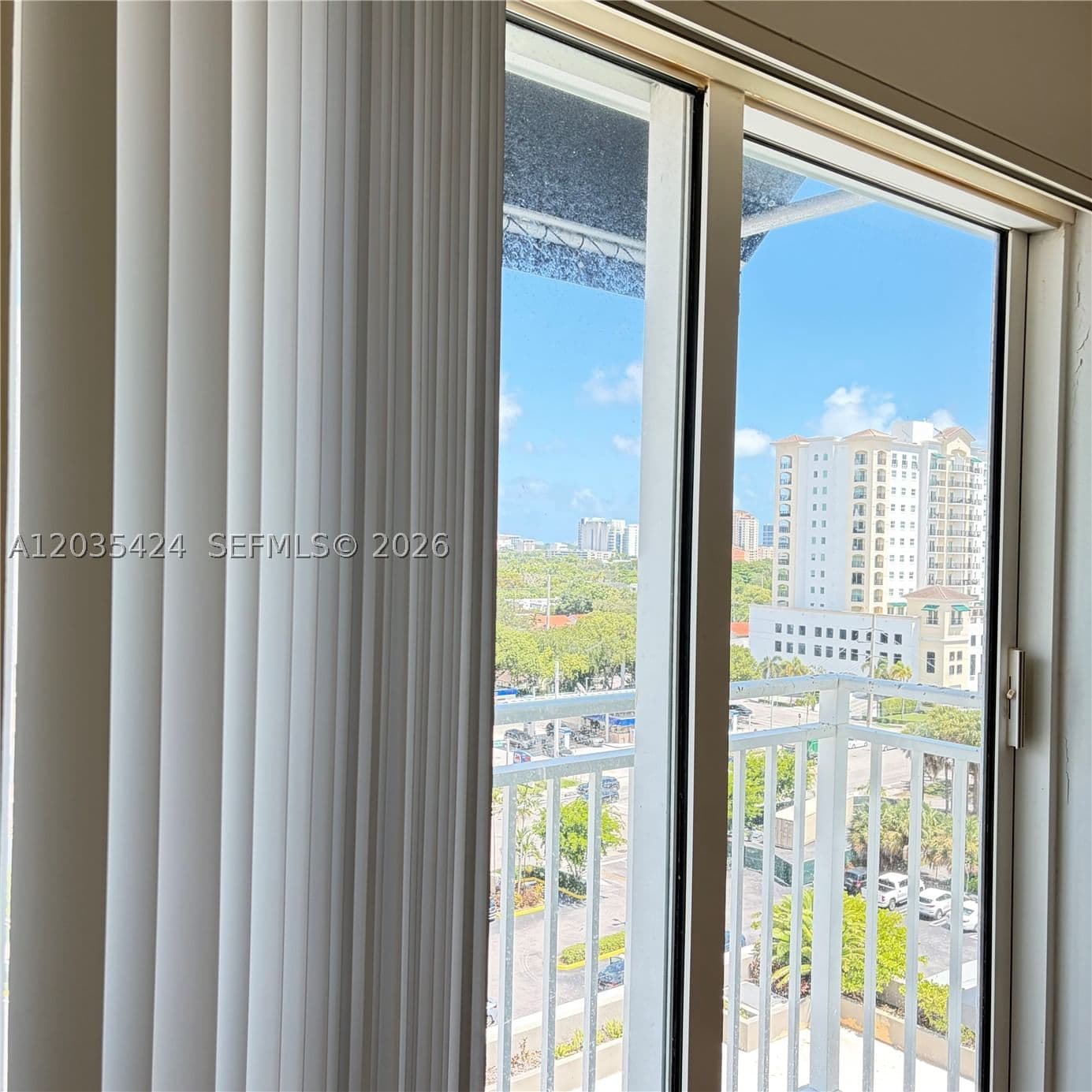 1+1 Condo — 50 Menores Ave #807, Coral Gables, FL 33134