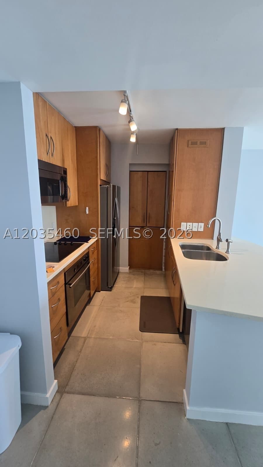1+1 Condo — 1155 Brickell Bay Dr #2507, Miami, FL 33131