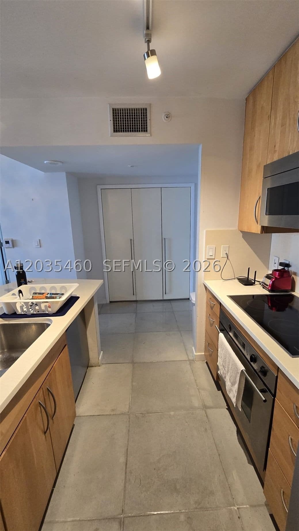 1+1 Condo — 1155 Brickell Bay Dr #2507, Miami, FL 33131