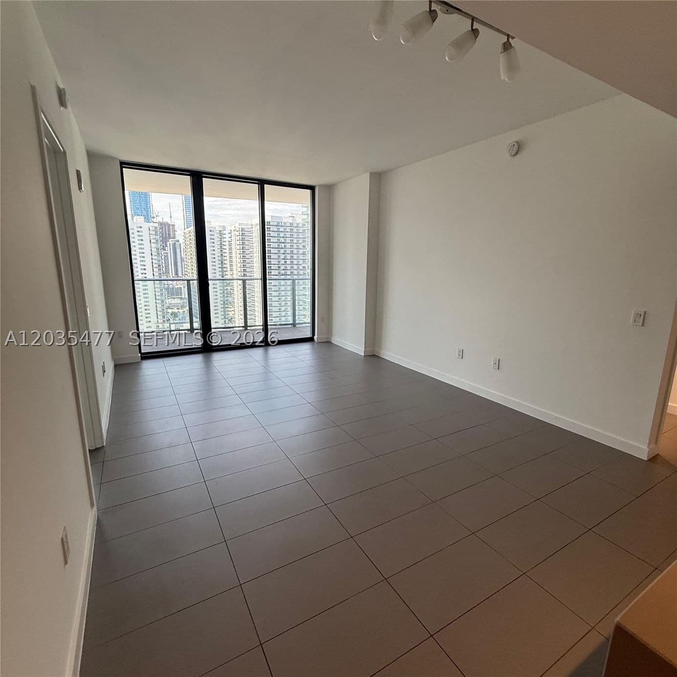 2+1 Condo — 1600 1st Ave #2607, Miami, FL 33132