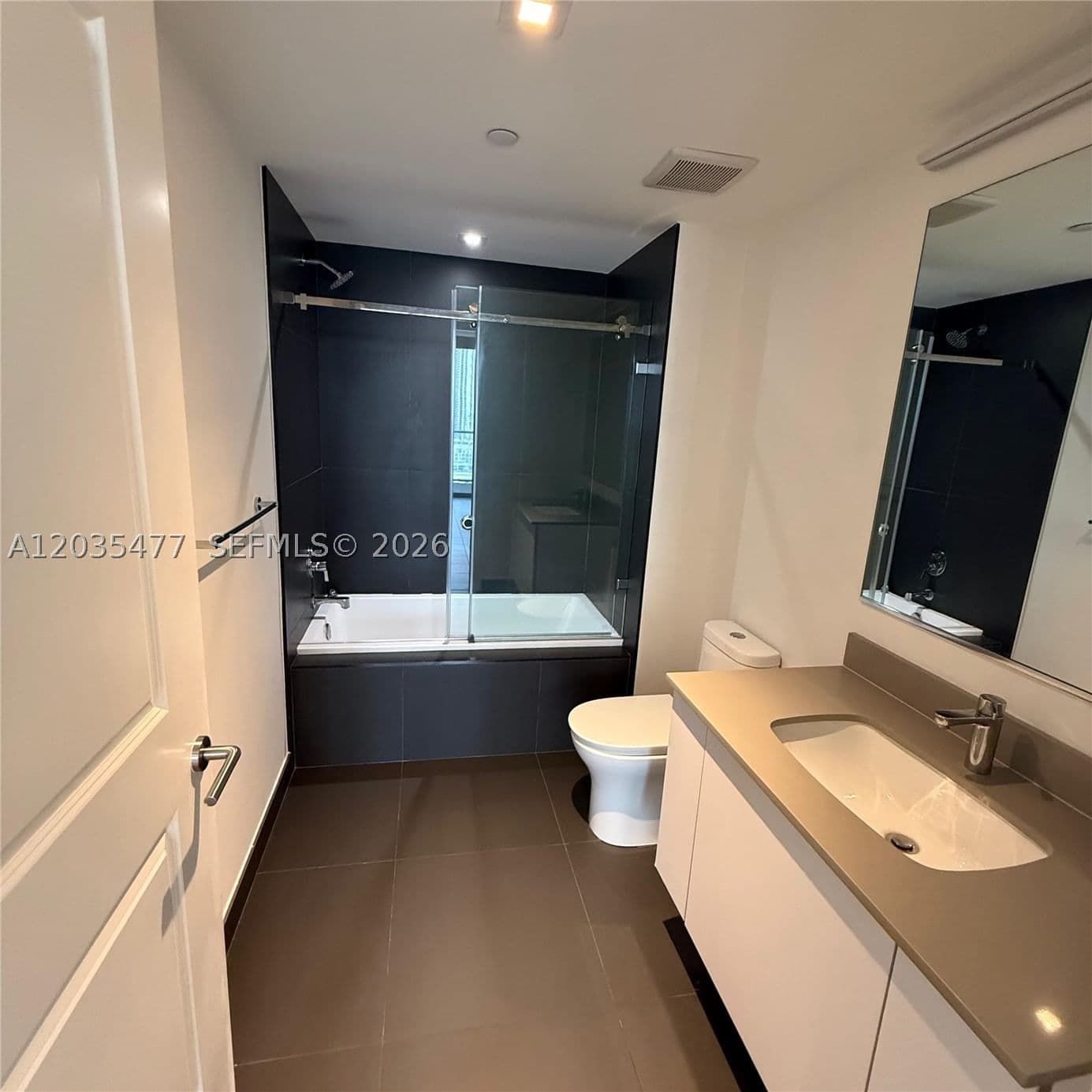 2+1 Condo — 1600 1st Ave #2607, Miami, FL 33132