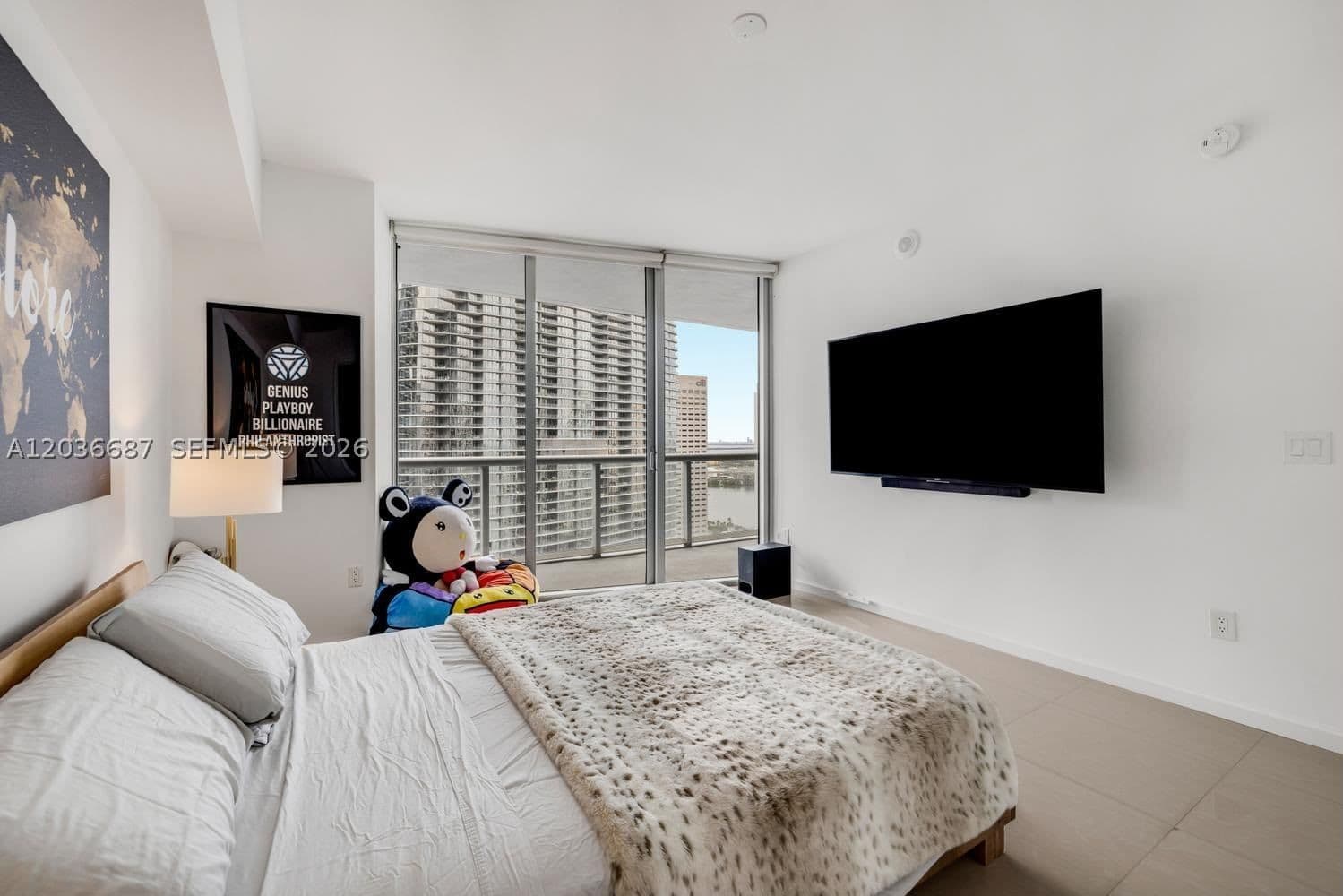 1+1 Condo — 475 Brickell Ave #3214, Miami, FL 33131