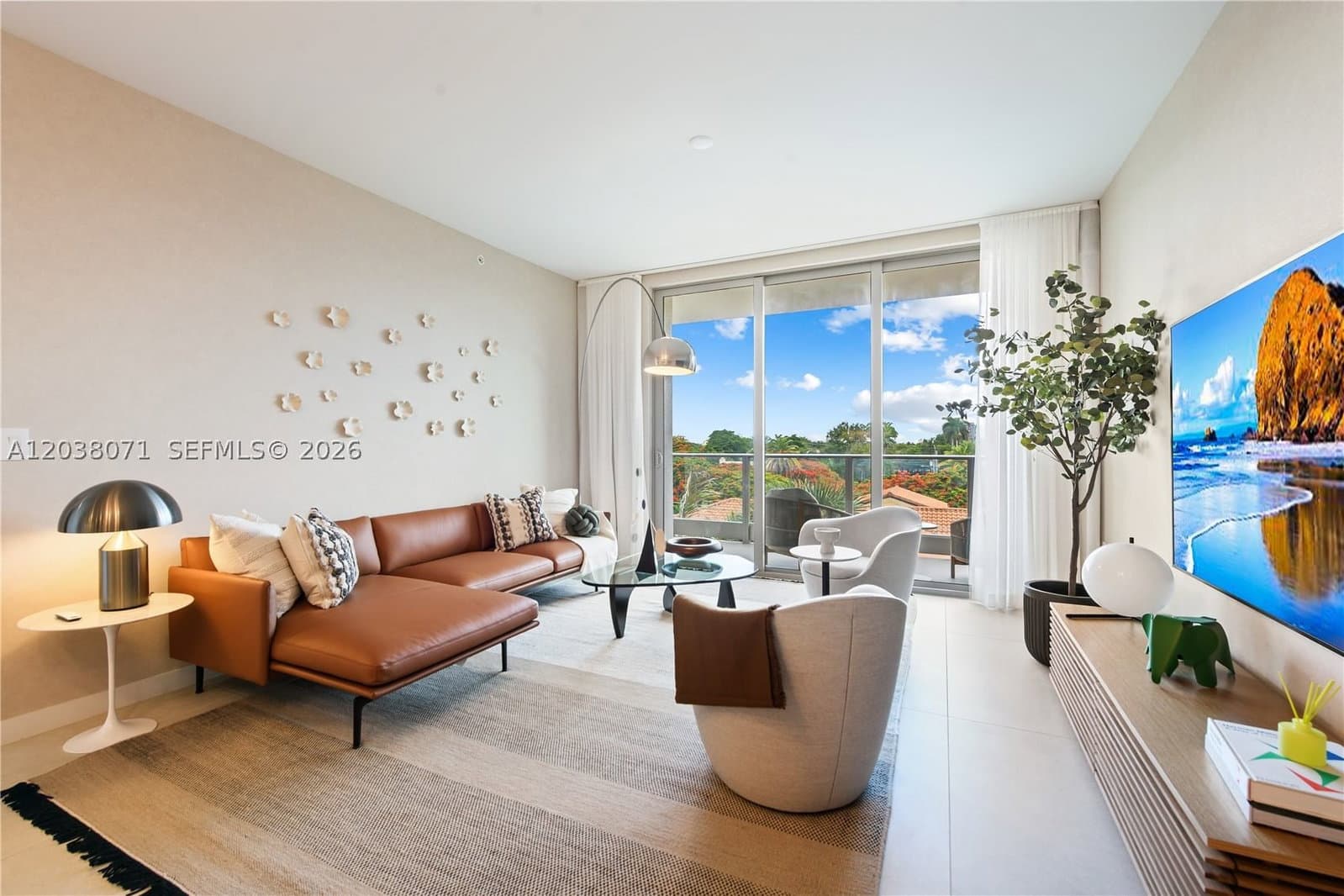 1-bedroom Condo — 2200 Brickell Ave #308, Miami, FL 33129