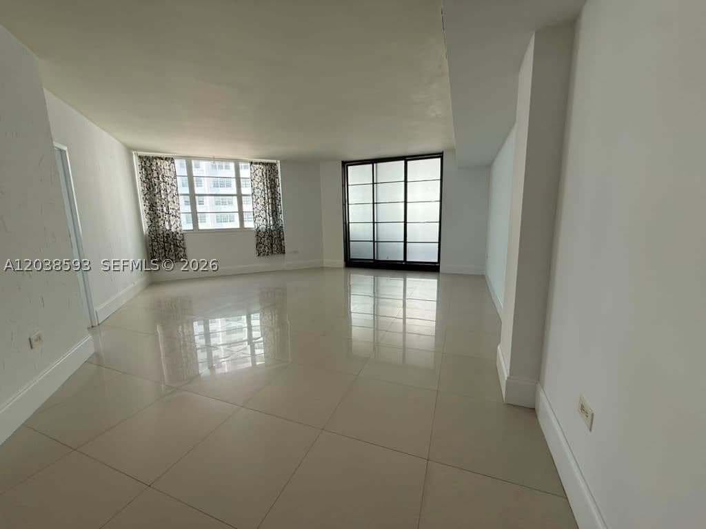2+1 Condo — 801 Brickell Bay Dr #765, Miami, FL 33131