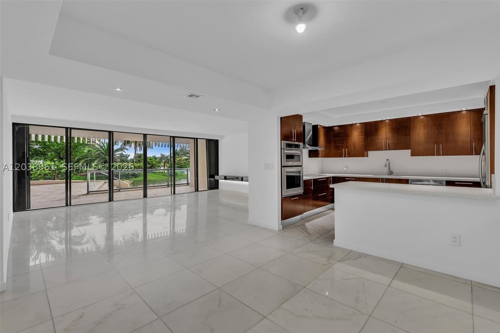 2+1 Condo — 2 Grove Isle Dr #B205, Miami, FL 33133
