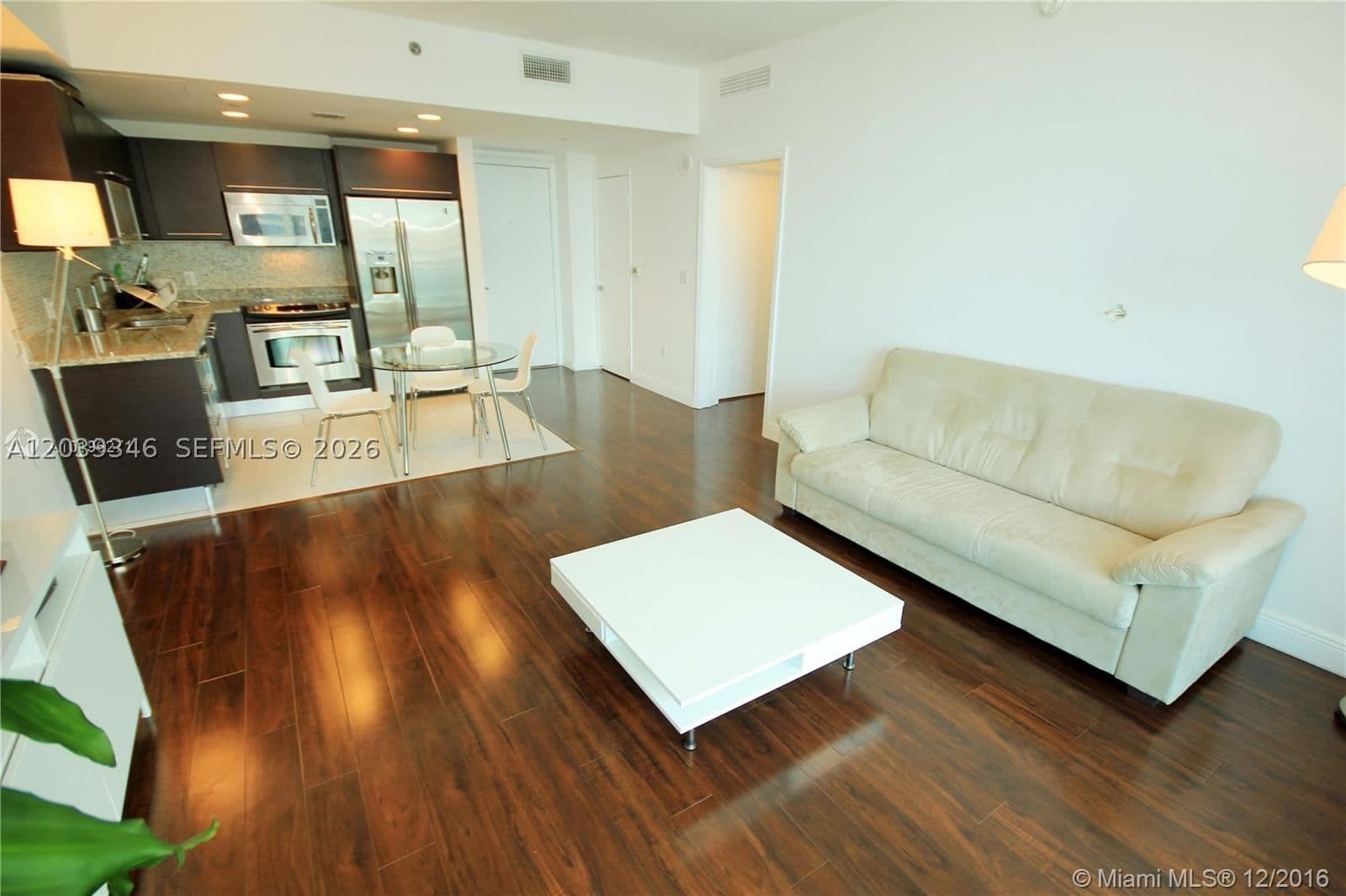 1+1 Condo — Miami, FL 33131