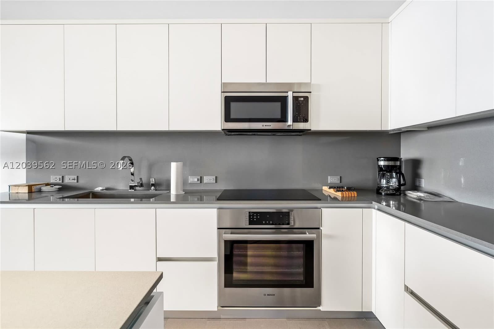 1+1 Condo — 88 7th St #1006, Miami, FL 33130