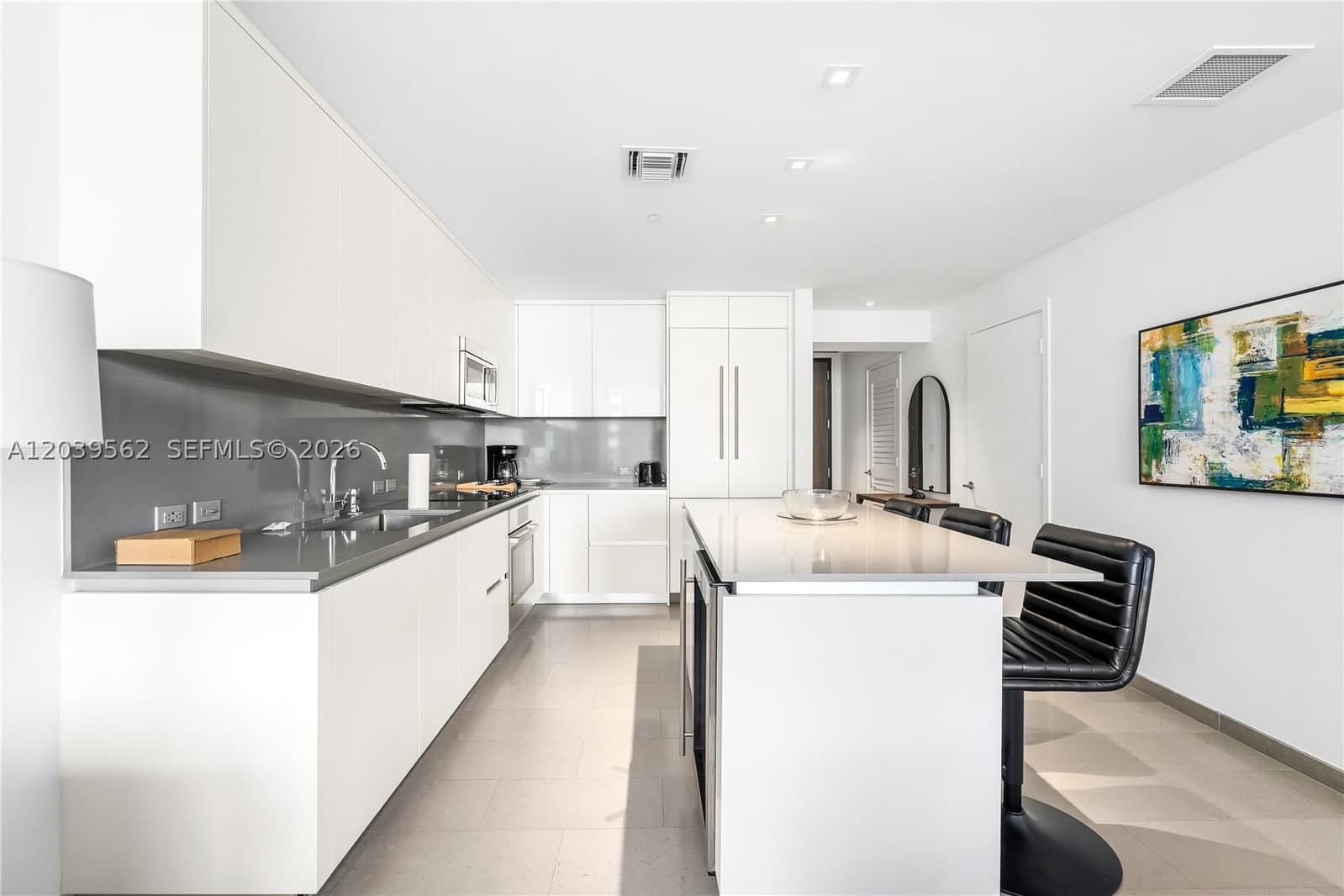 1+1 Condo — 88 7th St #1006, Miami, FL 33130