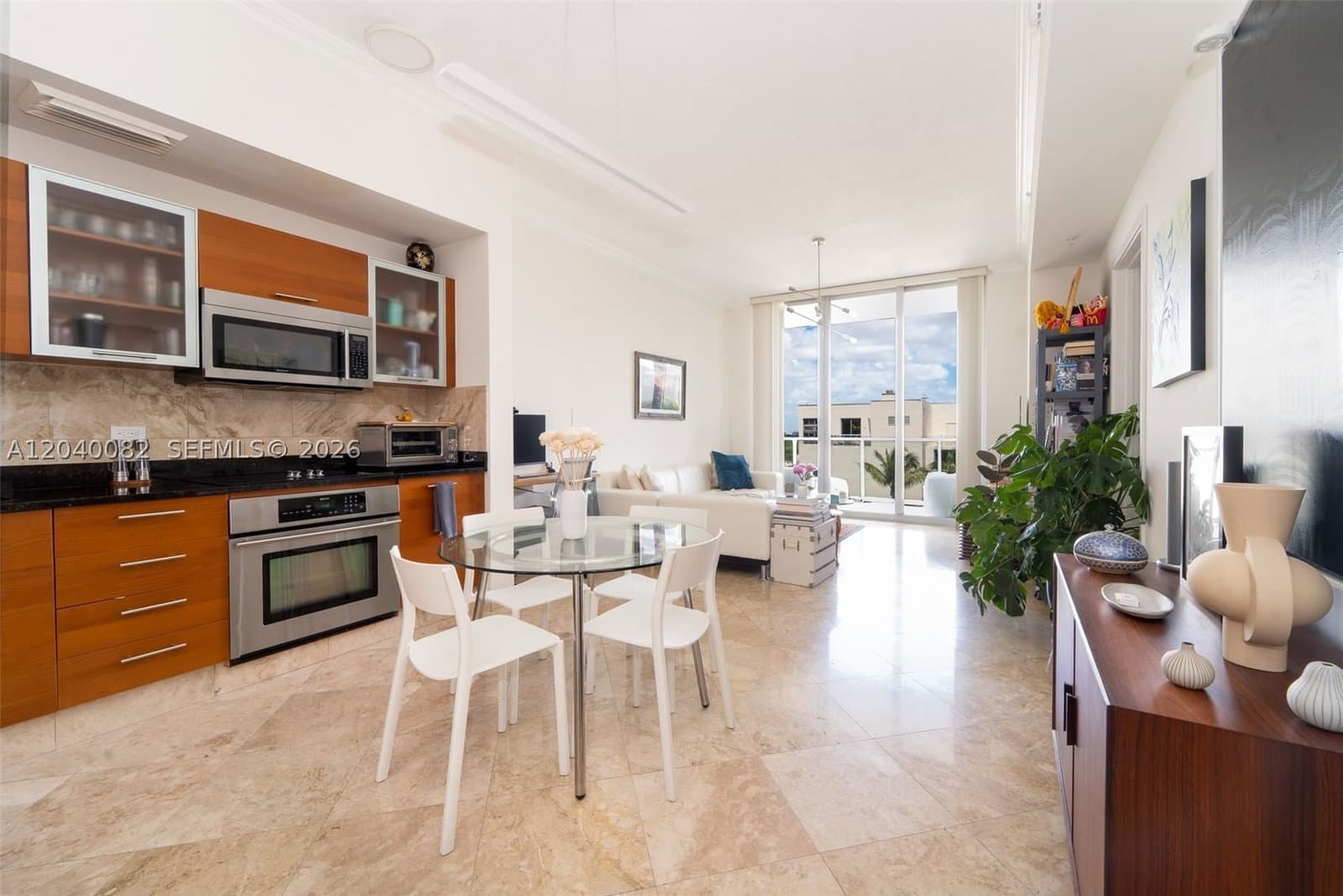 1+1 Condo — 3470 Coast Ave #H1109, Miami, FL 33137