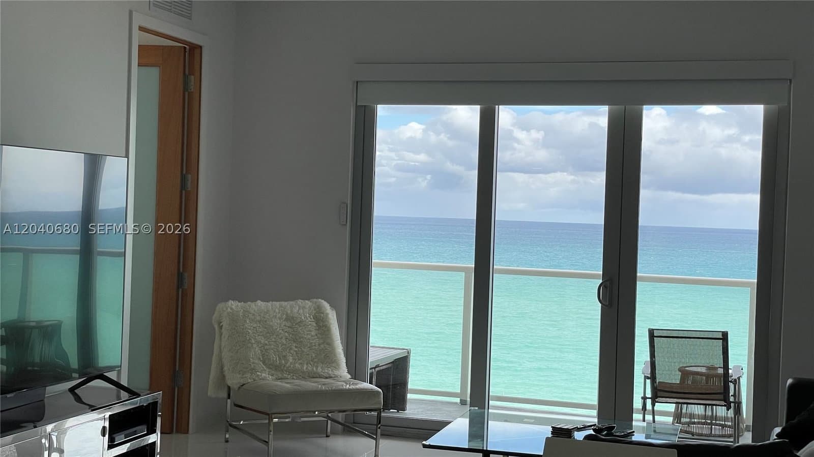 2-bedroom Condo — 5701 Collins Ave #PH08, Miami Beach, FL 33140