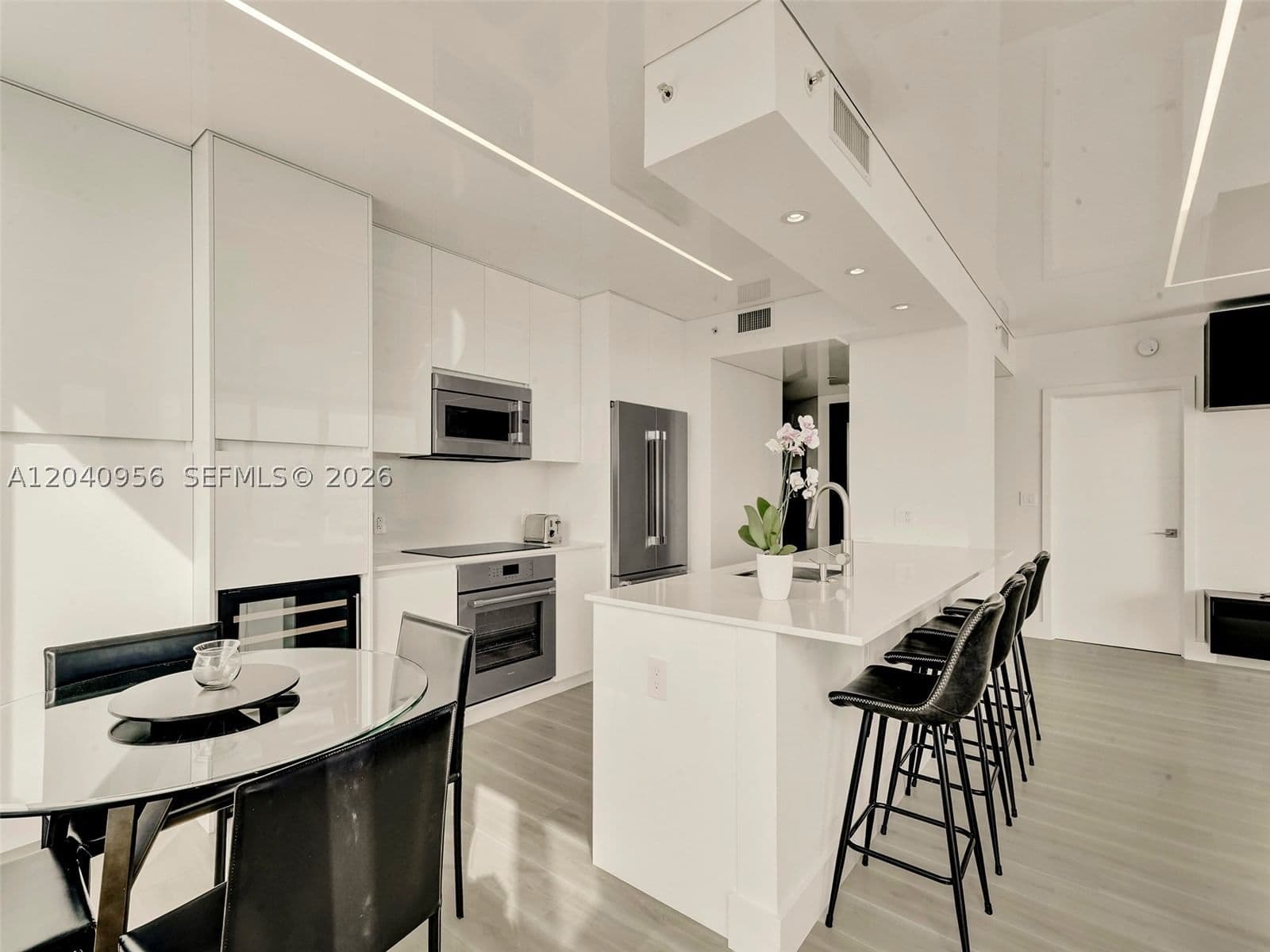 2+1 Condo — 6365 Collins Ave #2407, Miami Beach, FL 33141
