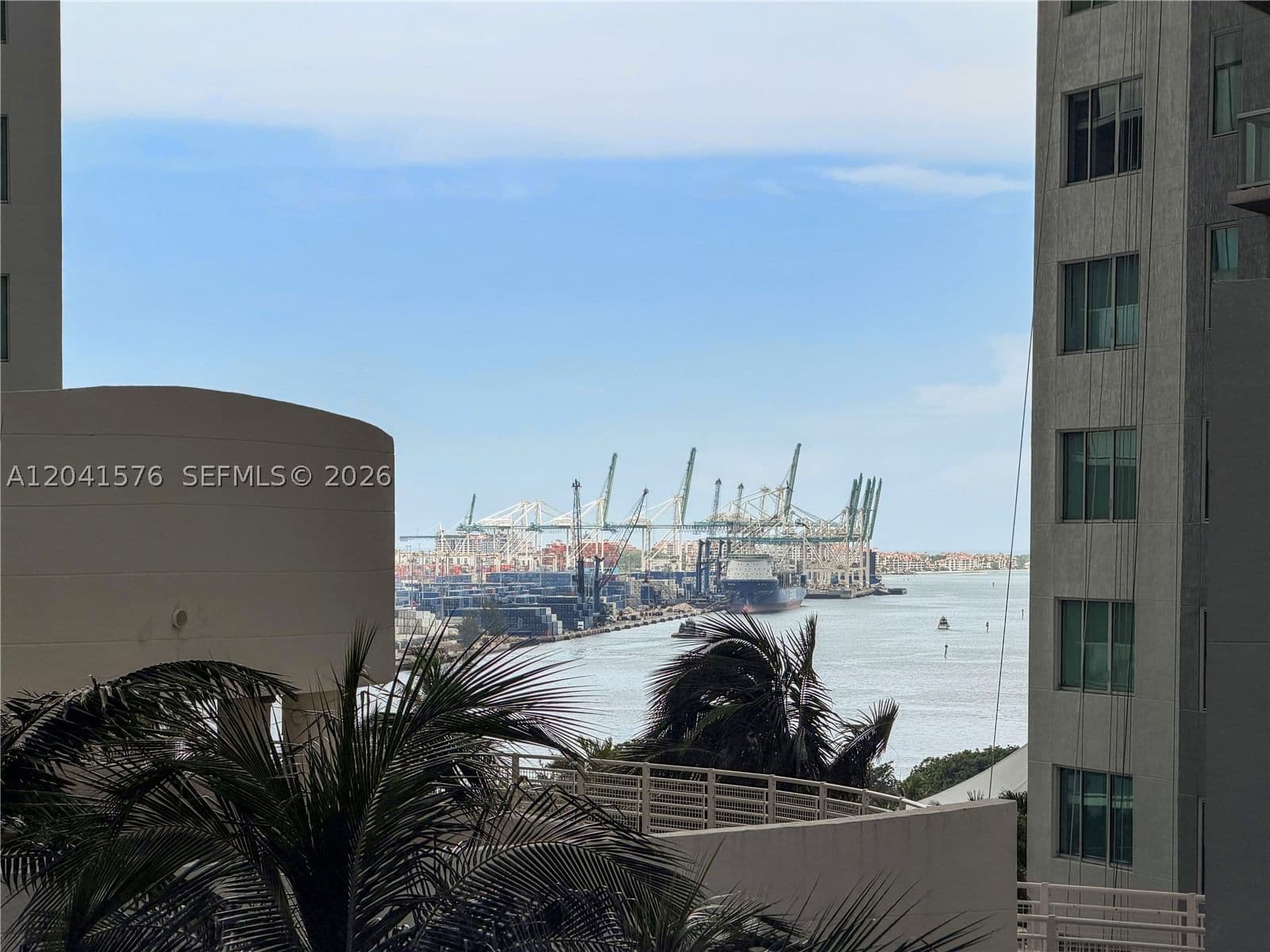 1+1 Condo — 234 3rd St #1404, Miami, FL 33132
