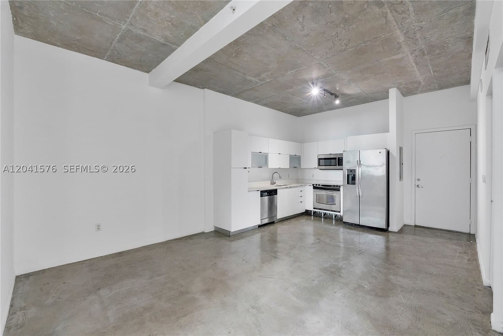 1+1 Condo — 234 3rd St #1404, Miami, FL 33132