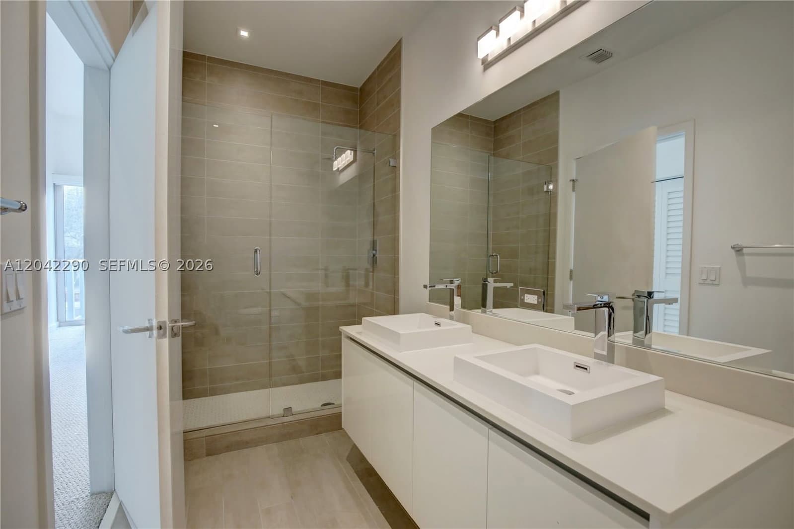 2+1 Condo — 1600 1st Ave #TH-09, Miami, FL 33129