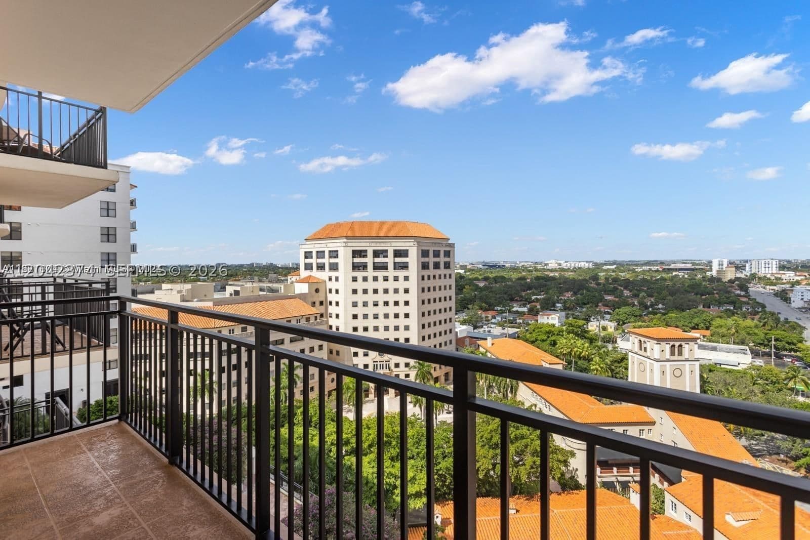 2-bedroom Condo — 888 Douglas Rd #1405, Coral Gables, FL 33134