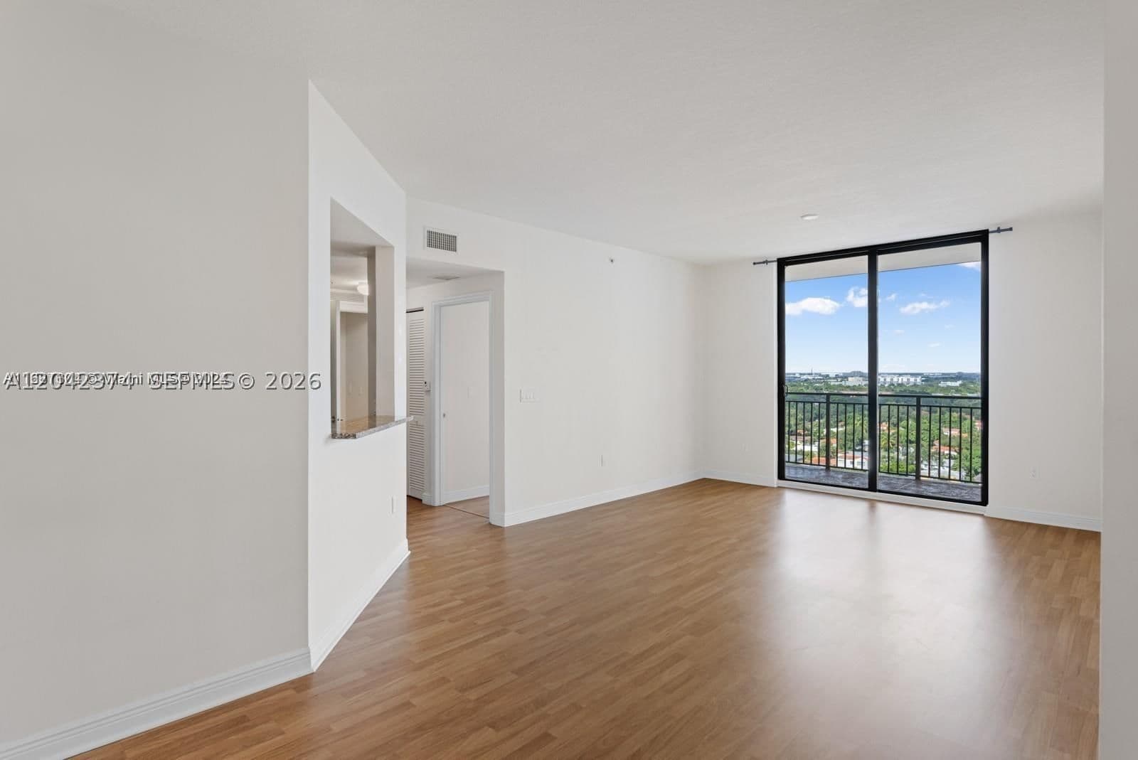 2-bedroom Condo — 888 Douglas Rd #1405, Coral Gables, FL 33134
