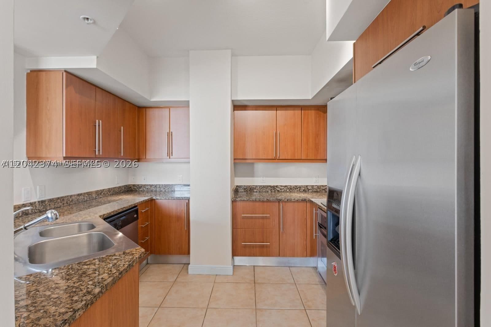 2-bedroom Condo — 888 Douglas Rd #1405, Coral Gables, FL 33134