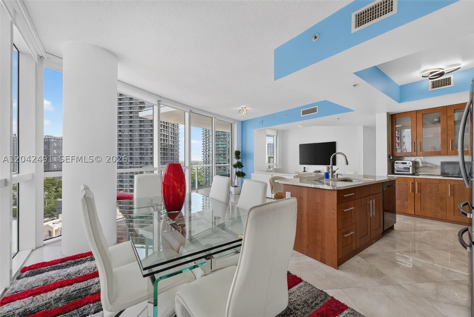2-bedroom Condo — 480 30th St #1807, Miami, FL 33137