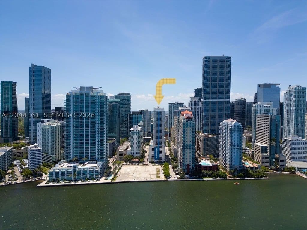 1+1 Condo — 1200 Brickell Bay Dr #2806, Miami, FL 33131