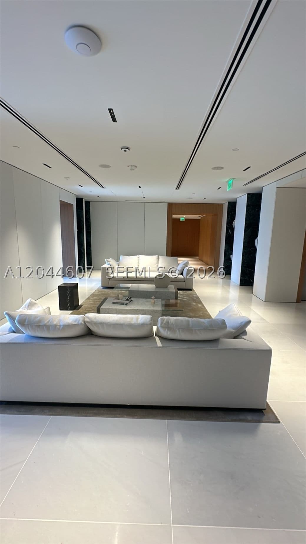 2+1 Condo — 300 Biscayne Blvd Way #1909, Miami, FL 33131