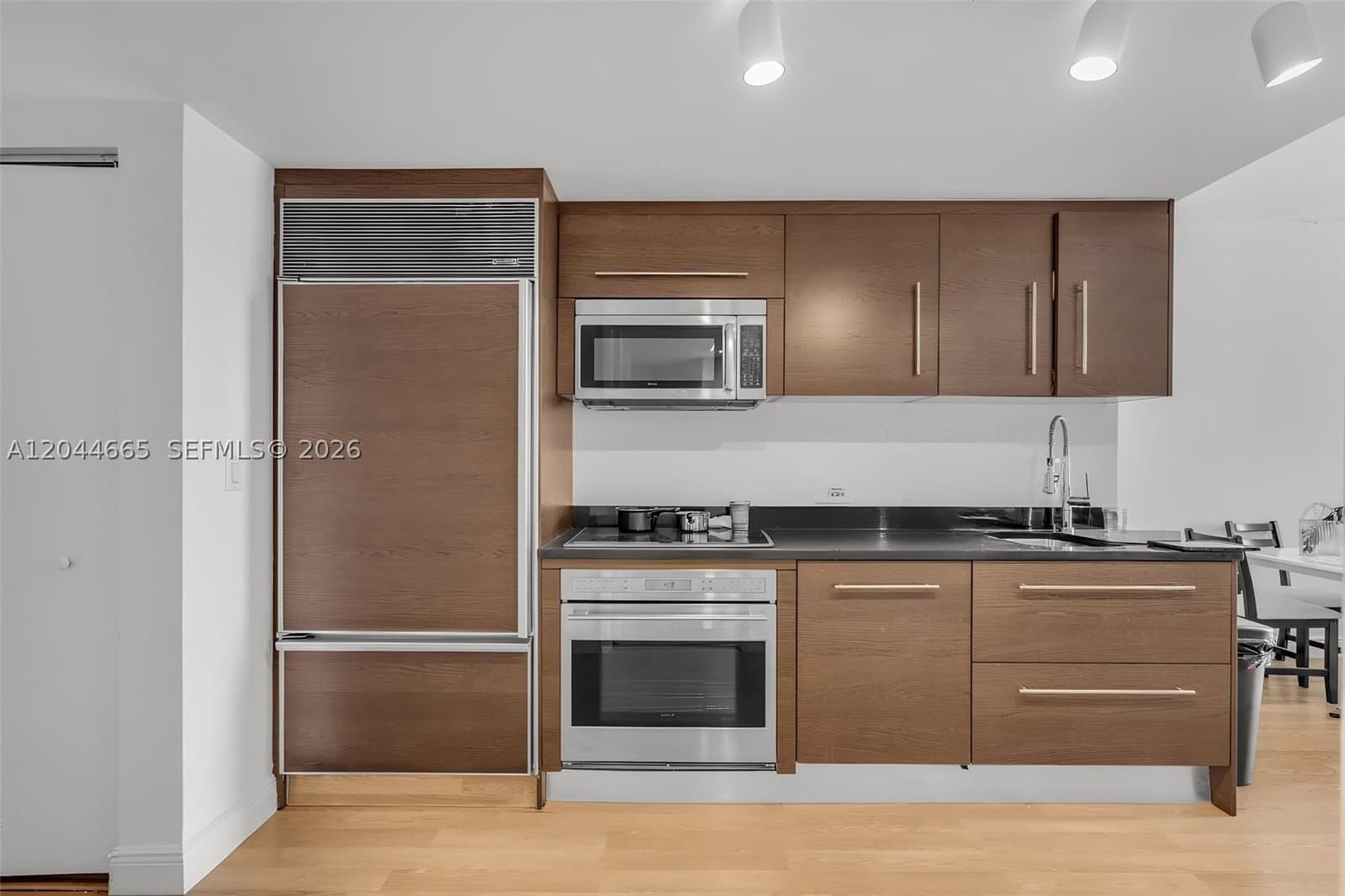 Condo — 475 Brickell Ave #2508, Miami, FL 33131