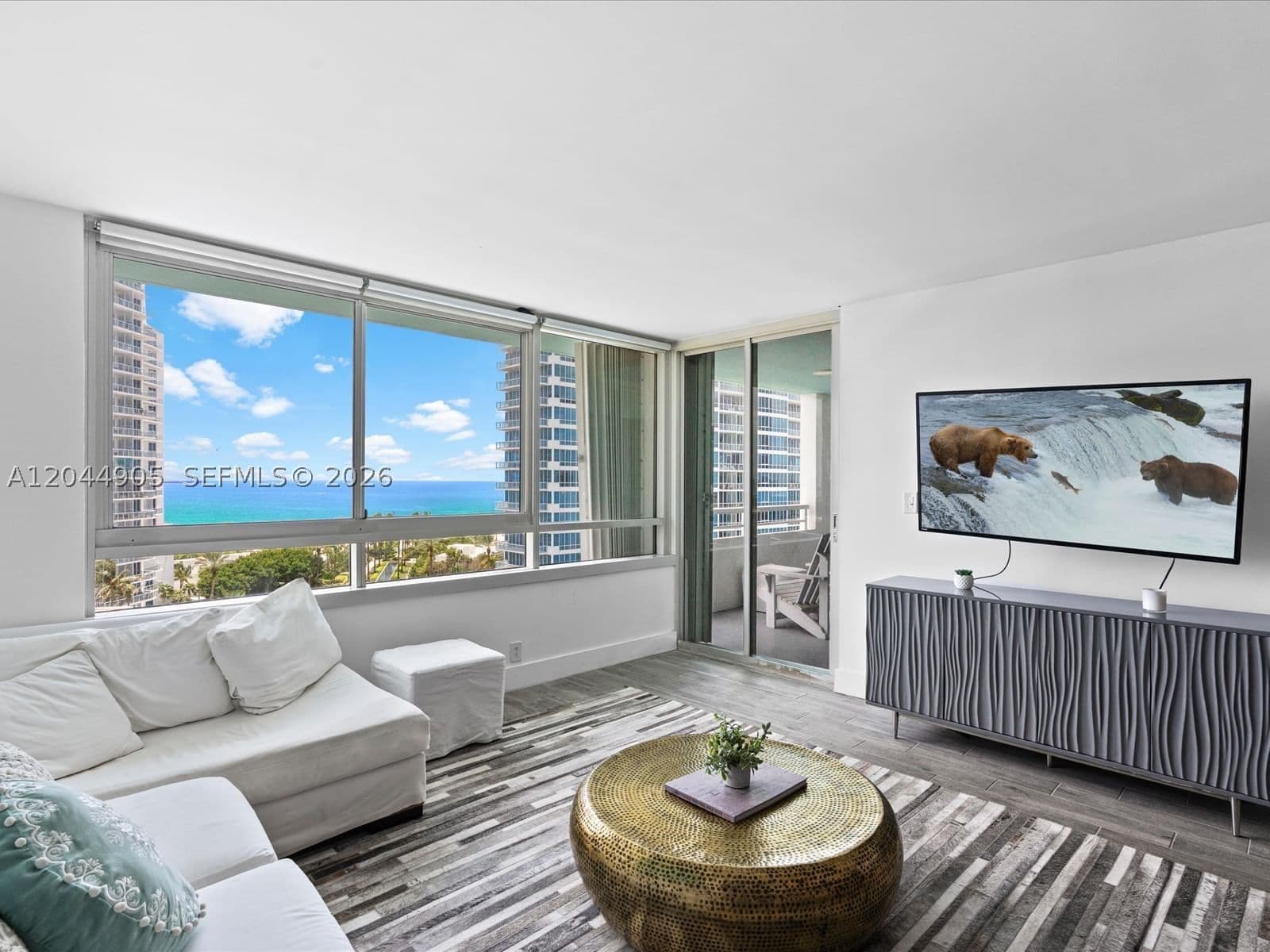 2+1 Condo — 400 Pointe Dr #1102, Miami Beach, FL 33139