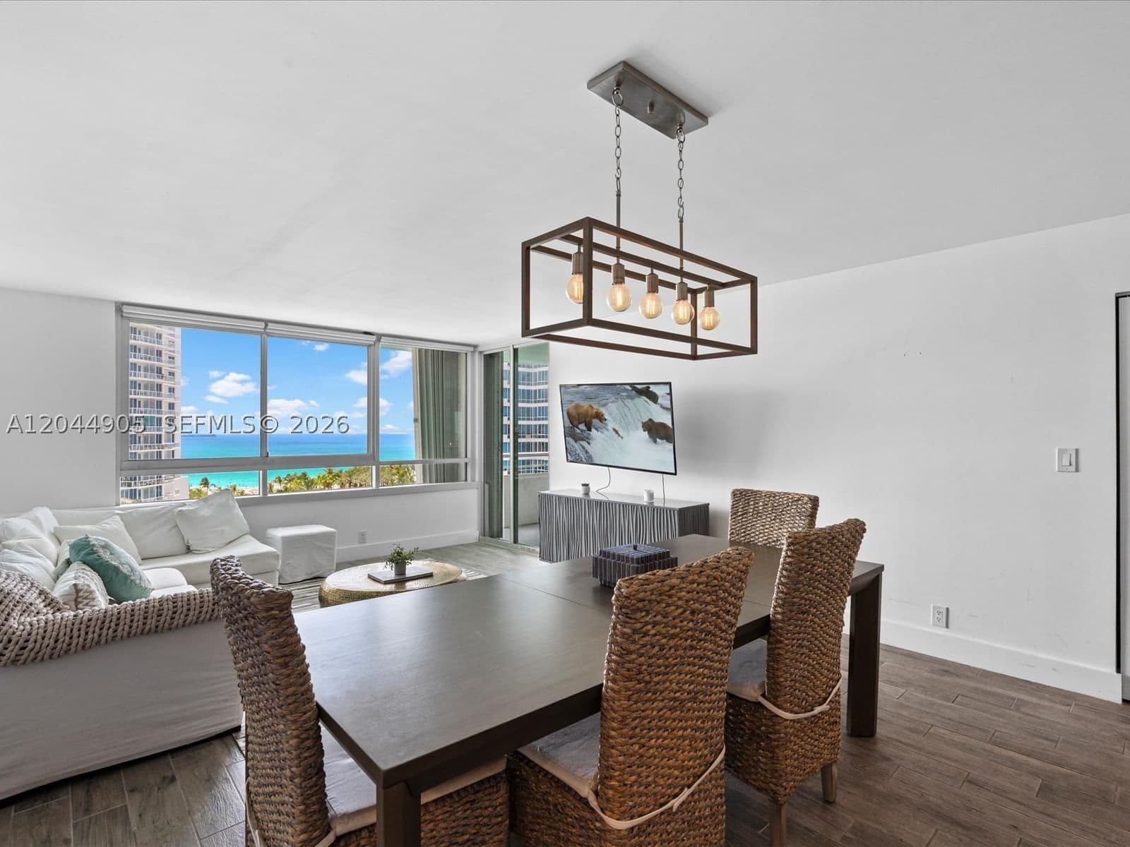 2+1 Condo — 400 Pointe Dr #1102, Miami Beach, FL 33139