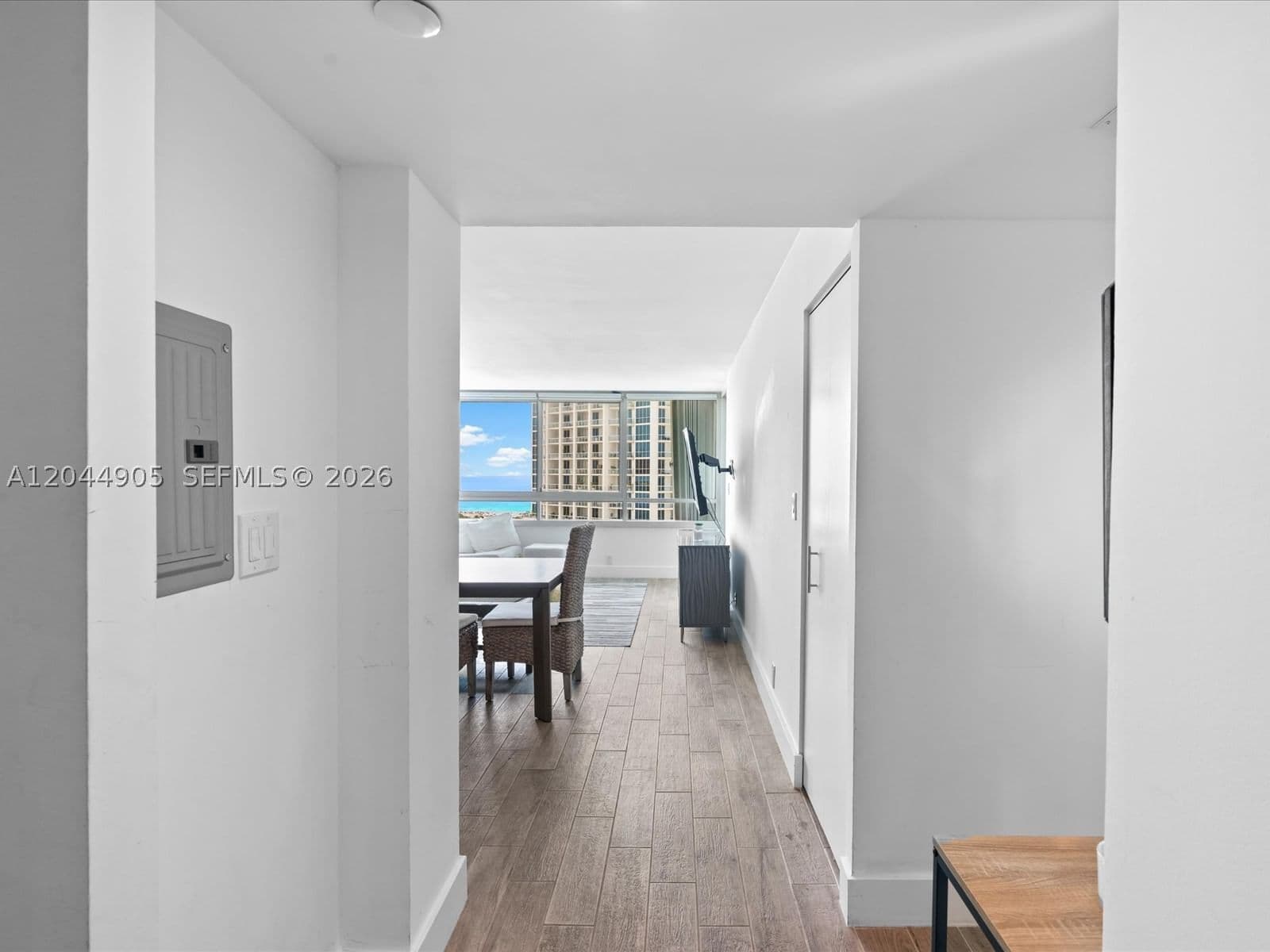 2+1 Condo — 400 Pointe Dr #1102, Miami Beach, FL 33139