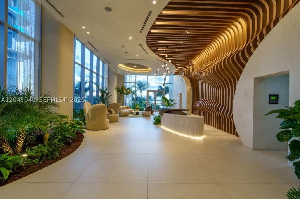 3-bedroom Condo — 725 24th Street #2503, Miami, FL 33137