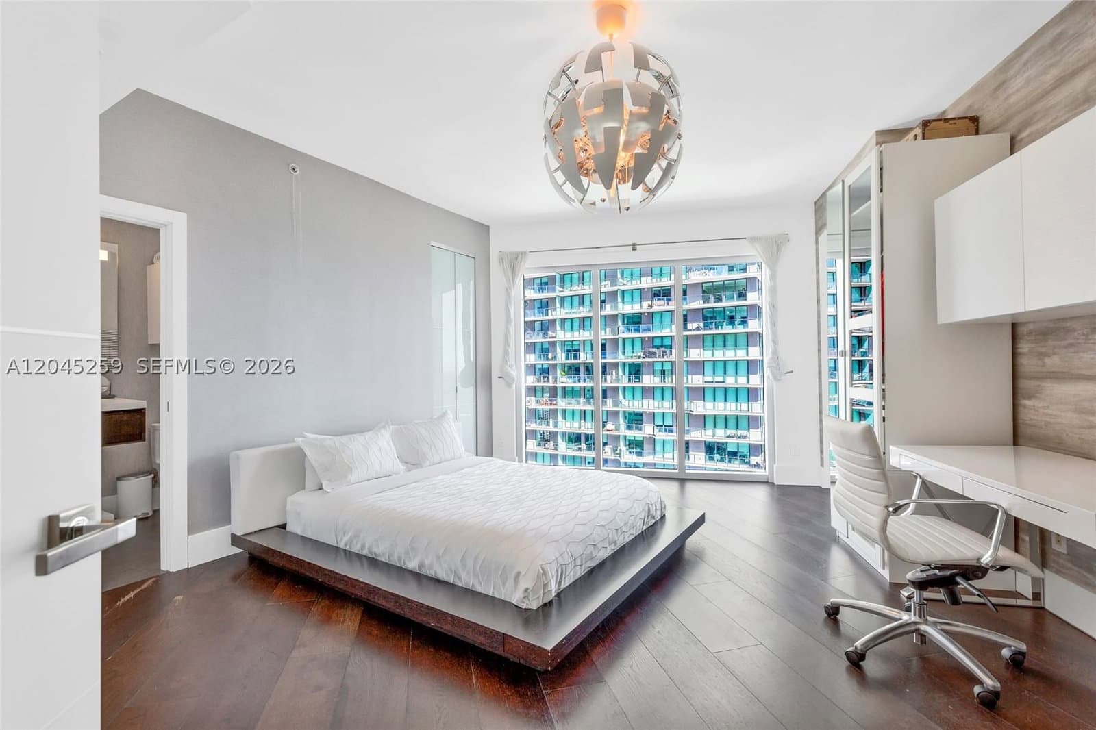 3-bedroom Condo — 60 13th St #3200, Miami, FL 33130